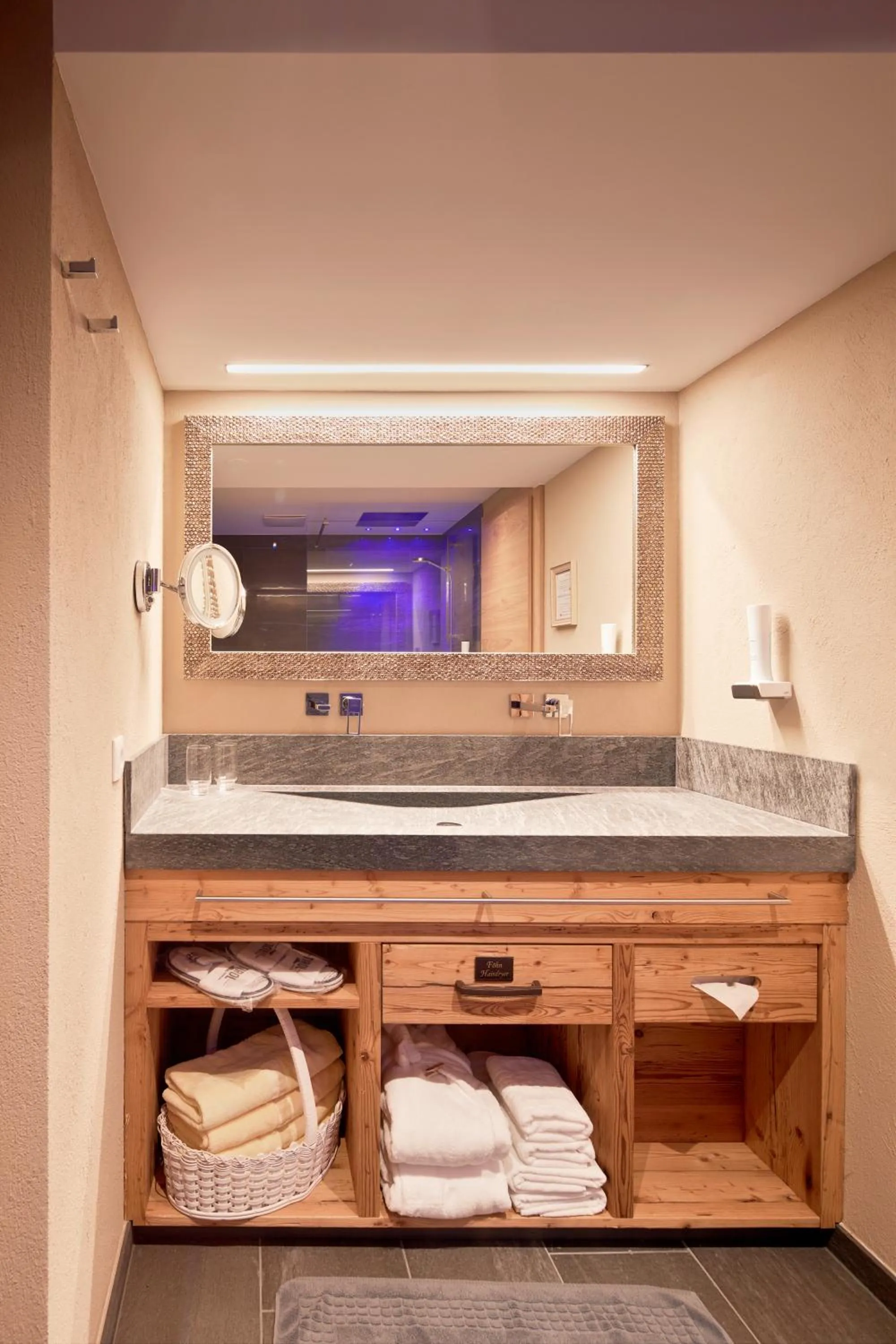 Bathroom in Hotel Tirol