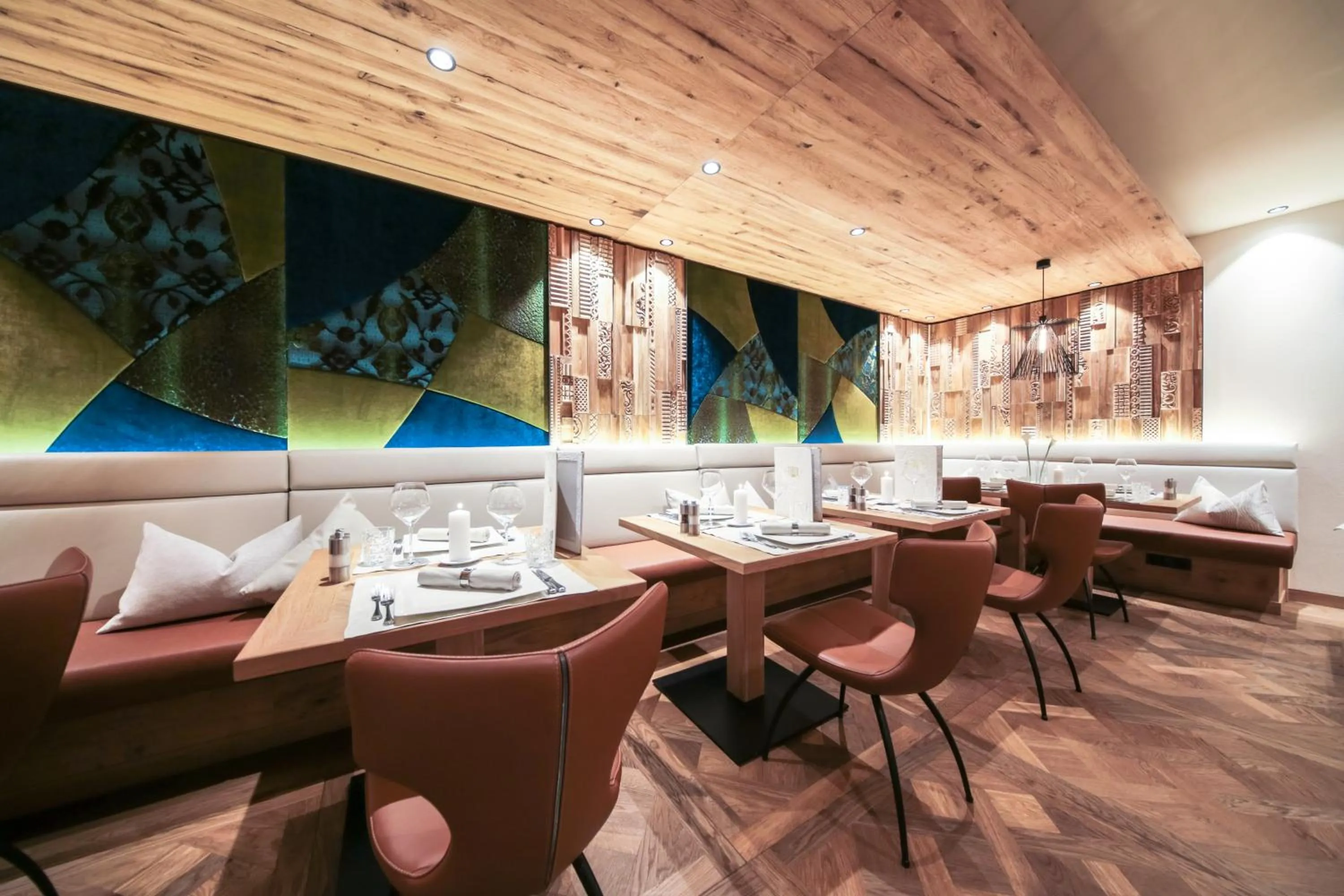 Restaurant/places to eat in Hotel Tirol