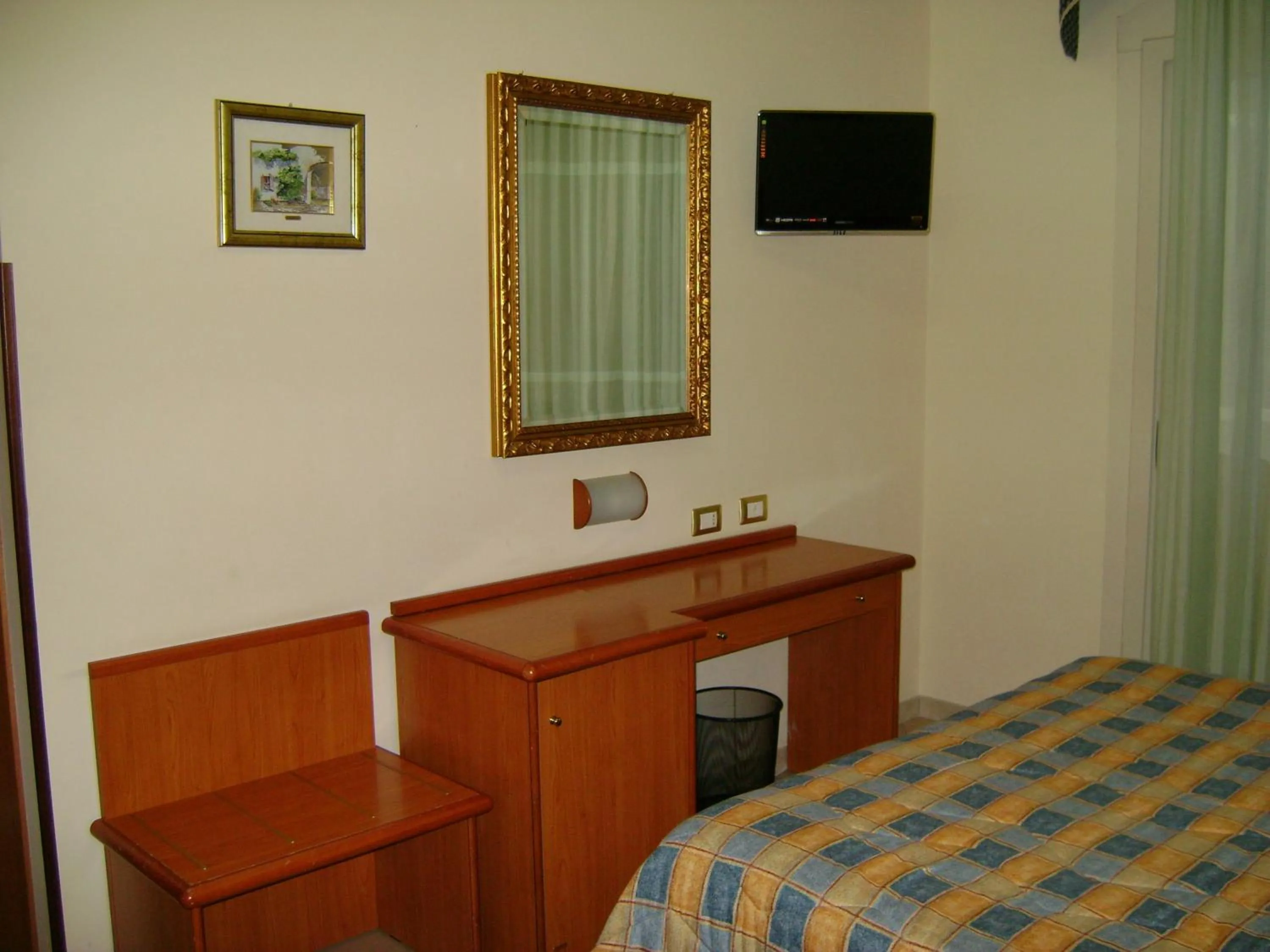 Bed in Hotel Continental