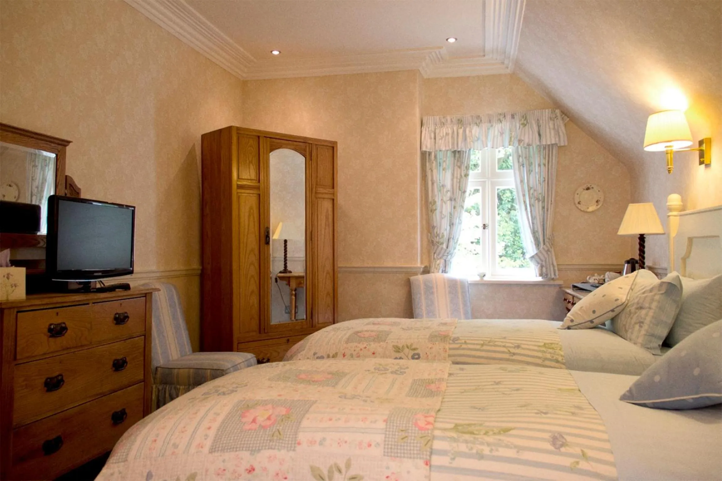 Bedroom, Bed in Corriegour Lodge Hotel