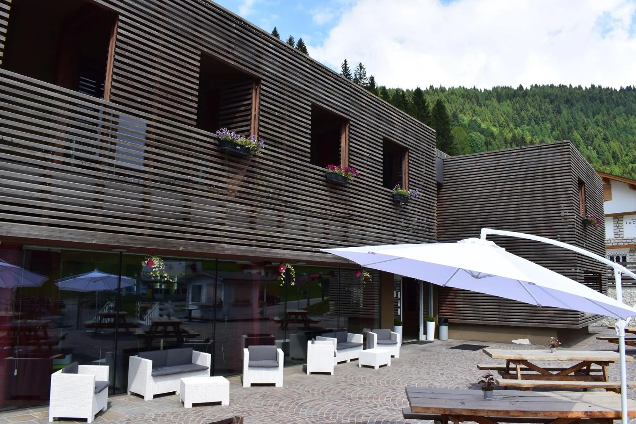 Facade/entrance in Hotel Kube