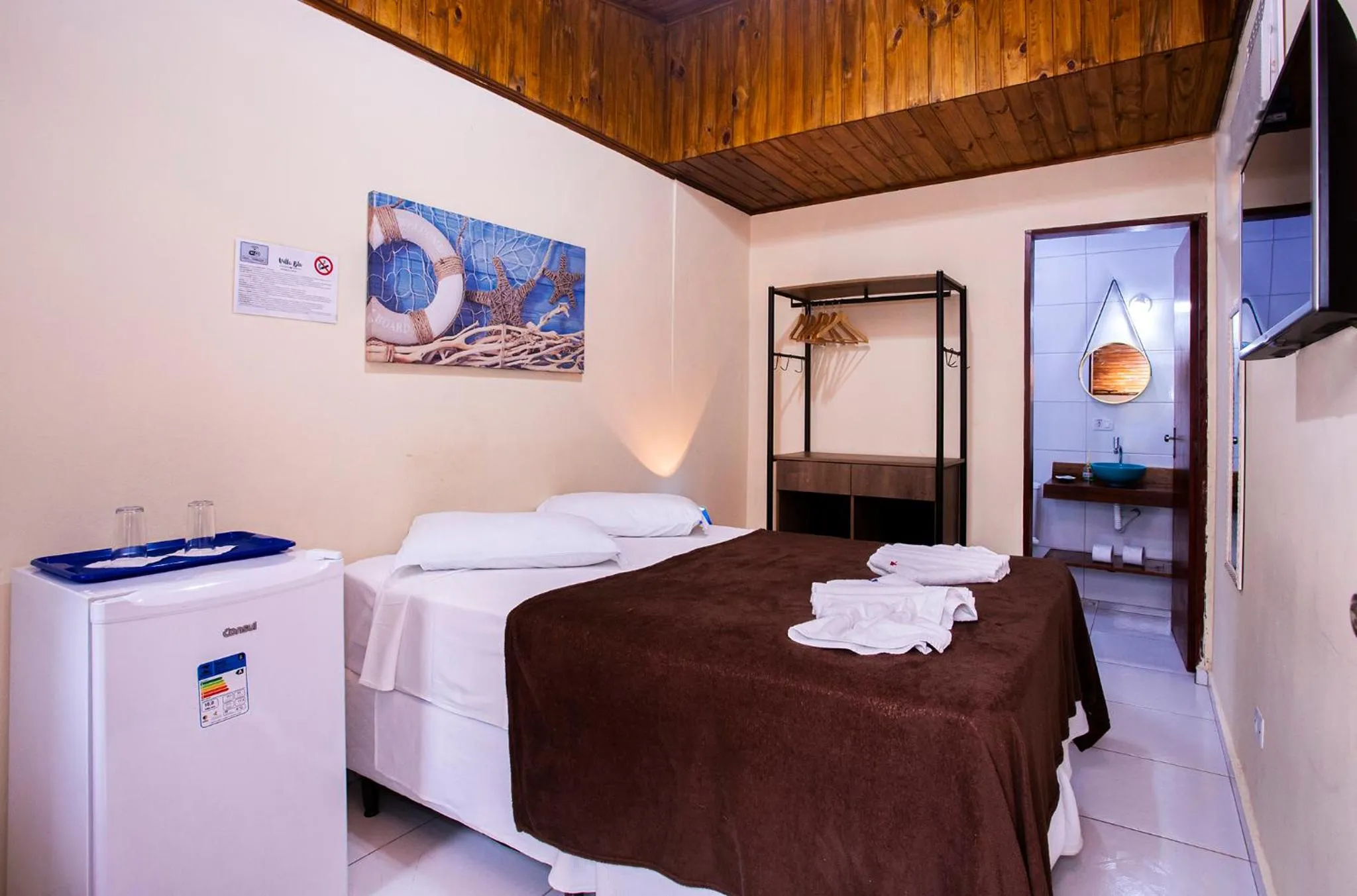 Photo of the whole room, Bed in Pousada Villa Blu Maresias
