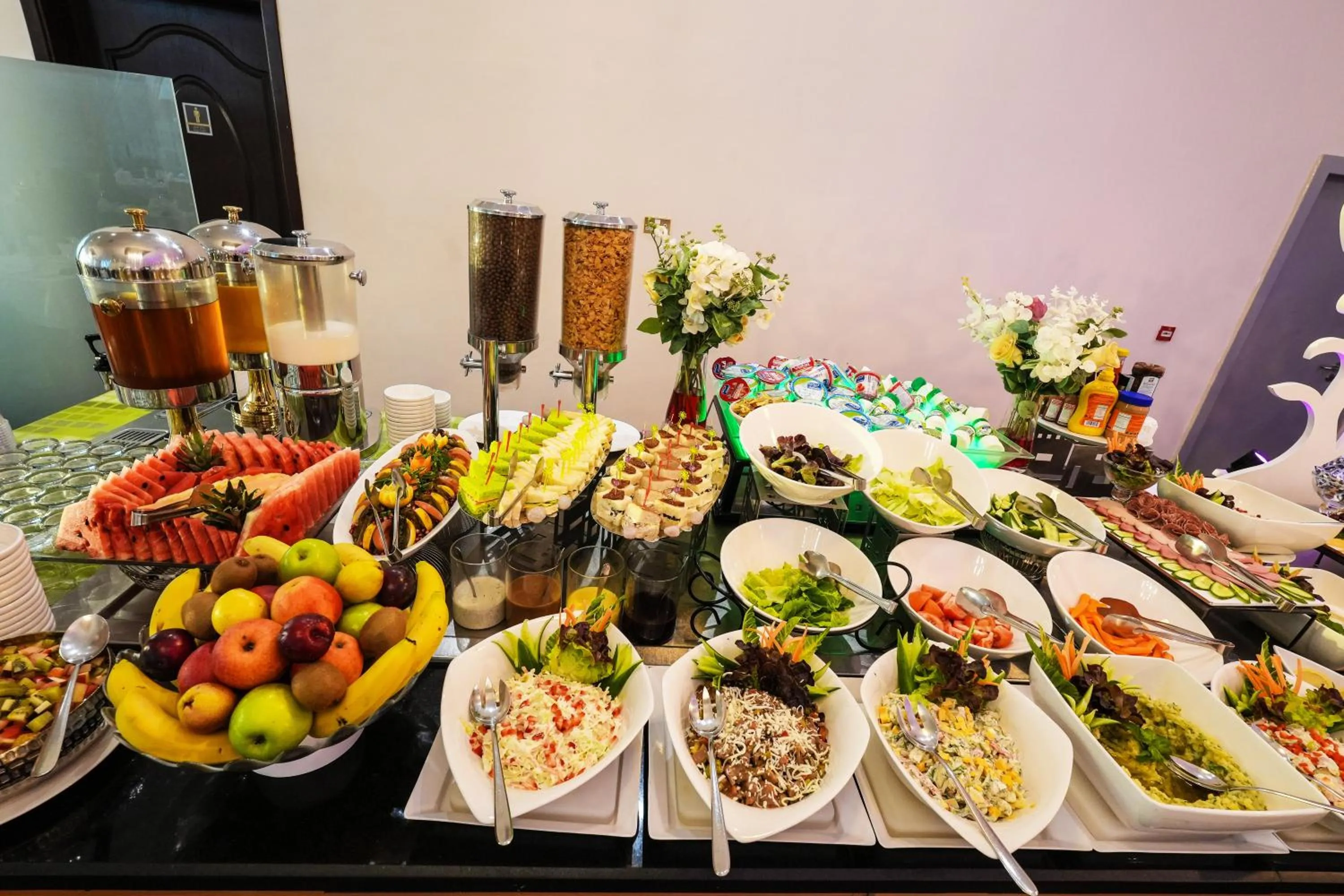 Restaurant/places to eat in Grand Majestic Hotel Kuwait