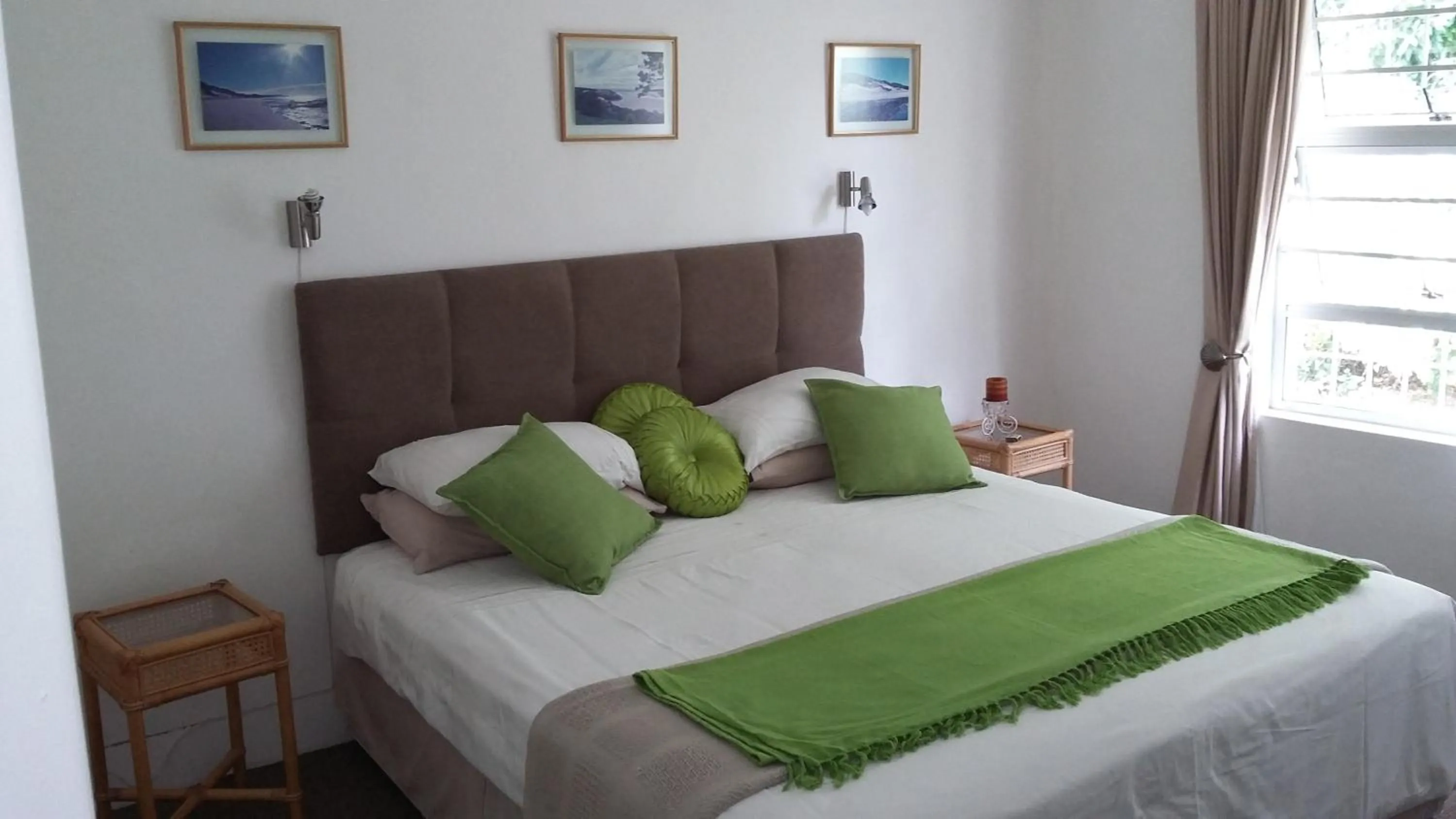 Bed in Sounds of the Sea