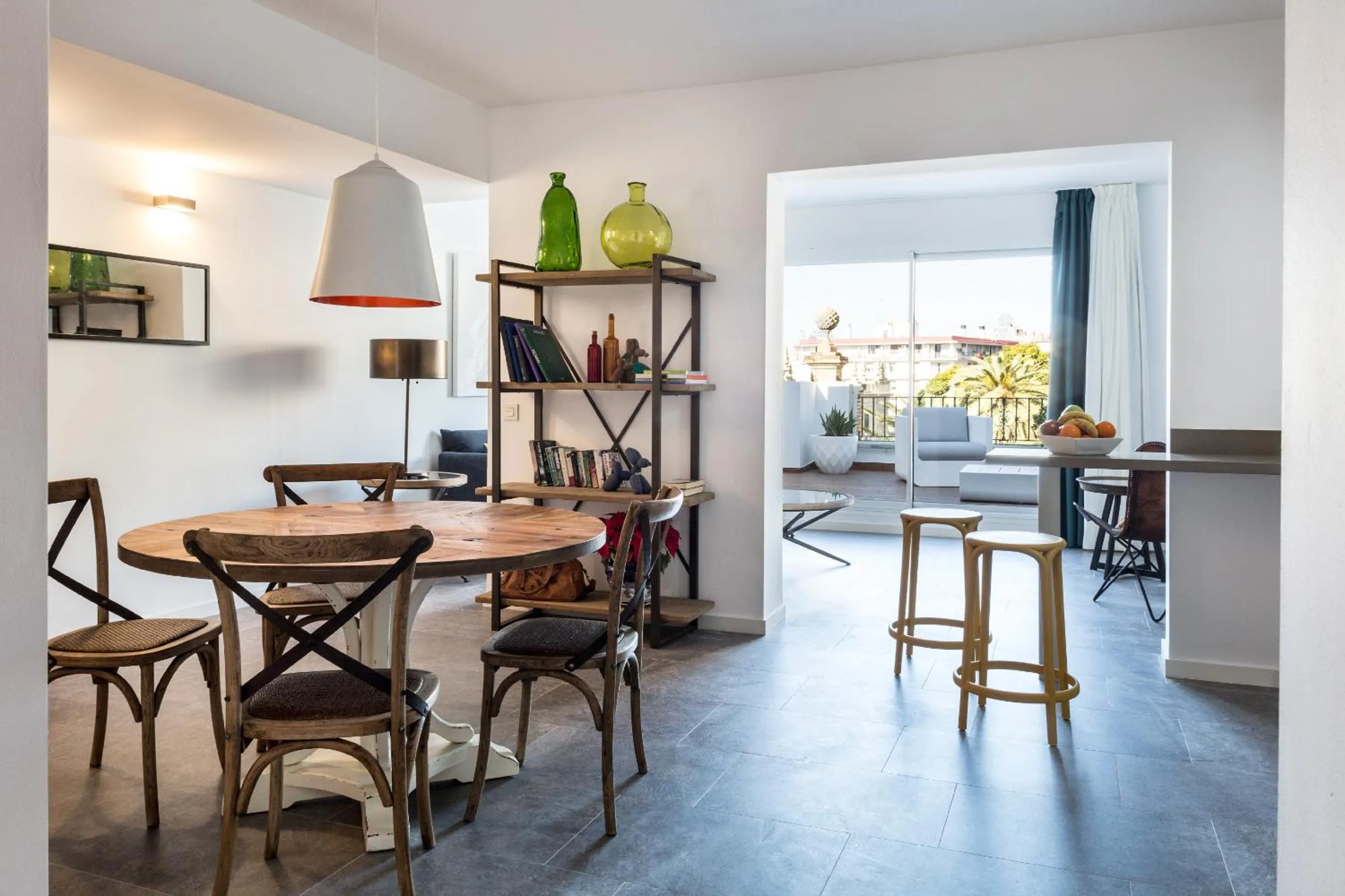 Photo of the whole room in Puerta Catedral Indias Lofts