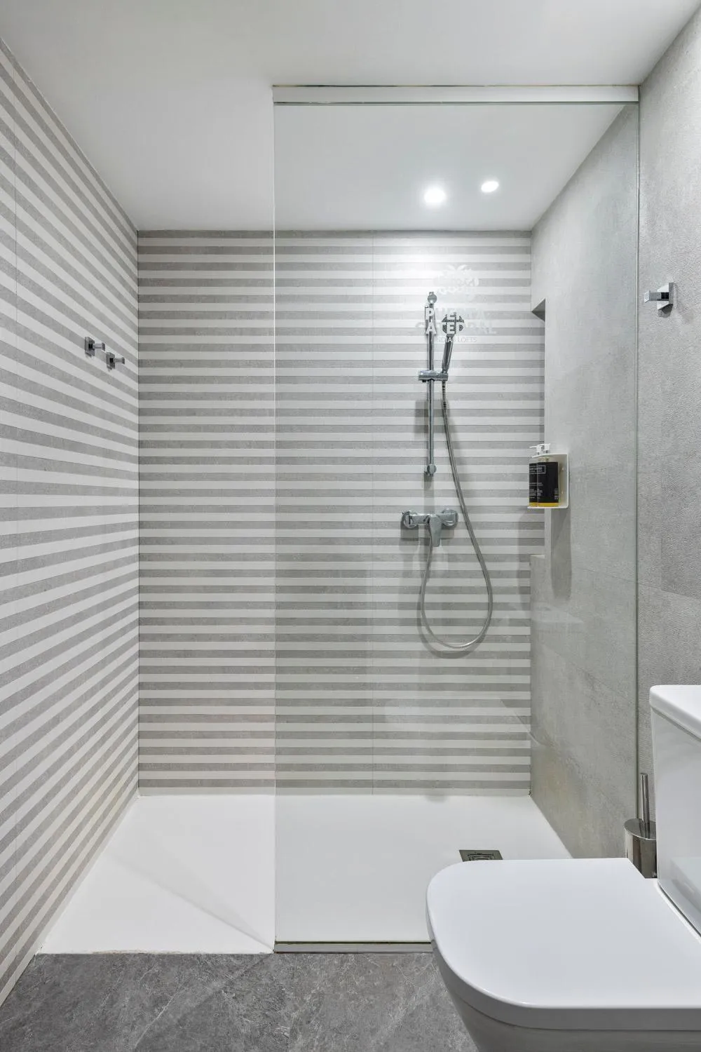 Shower in Puerta Catedral Indias Lofts