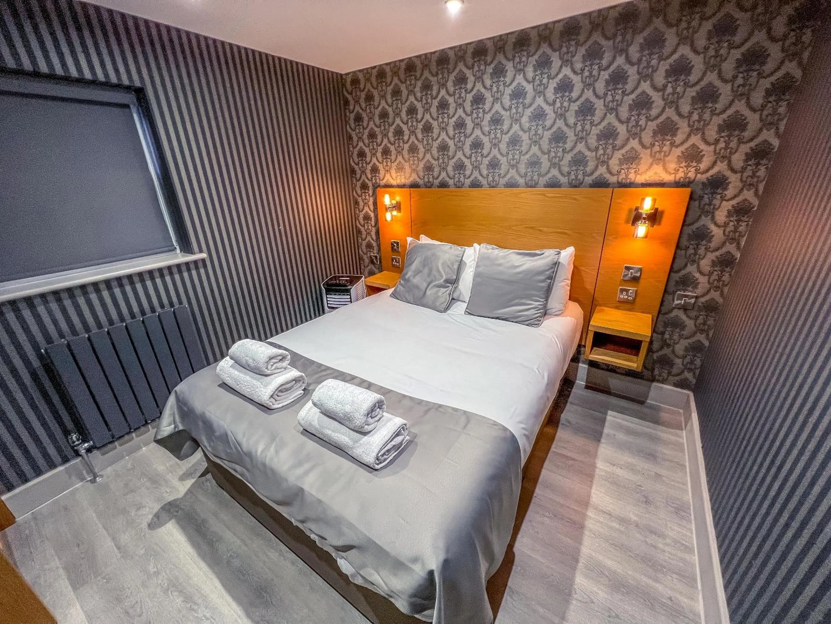 Bedroom, Bed in Quayside Hotel & Bar