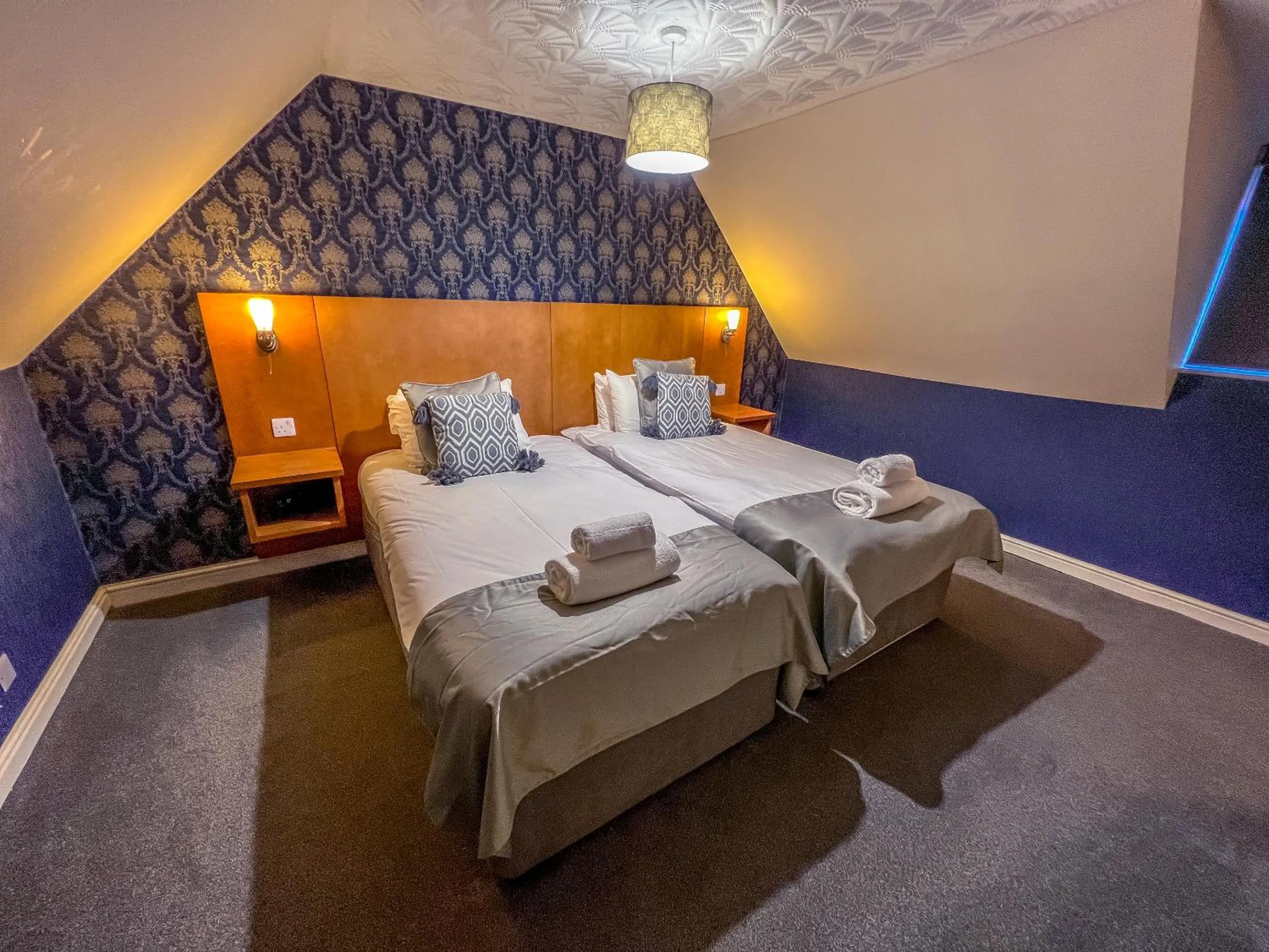 Bedroom, Bed in Quayside Hotel & Bar