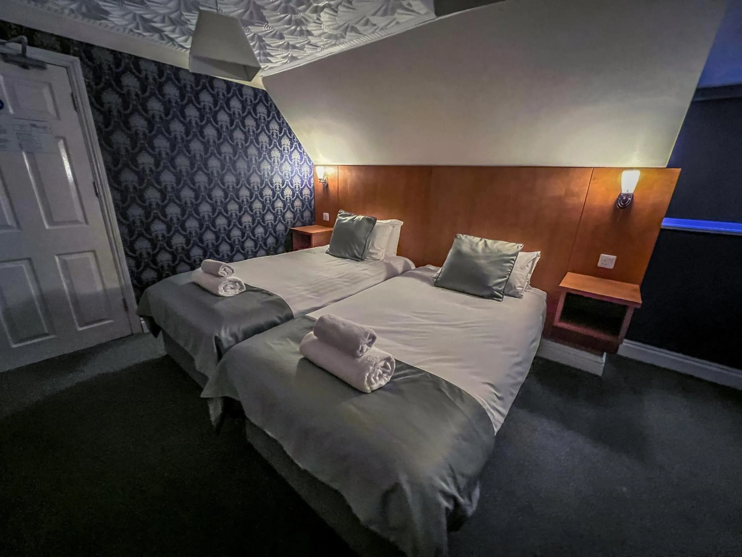 Bedroom, Bed in Quayside Hotel & Bar