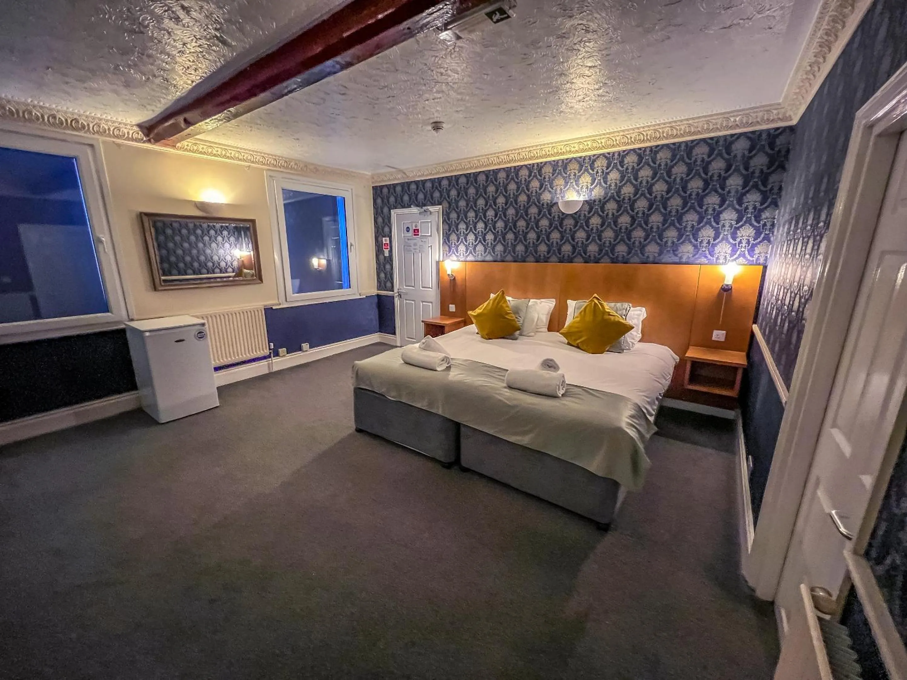 Bedroom, Bed in Quayside Hotel & Bar