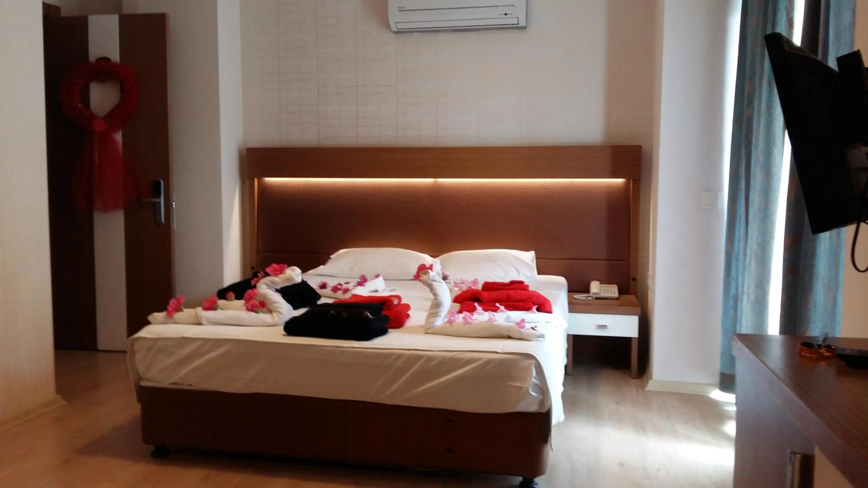 Photo of the whole room, Bed in Supreme Hotel