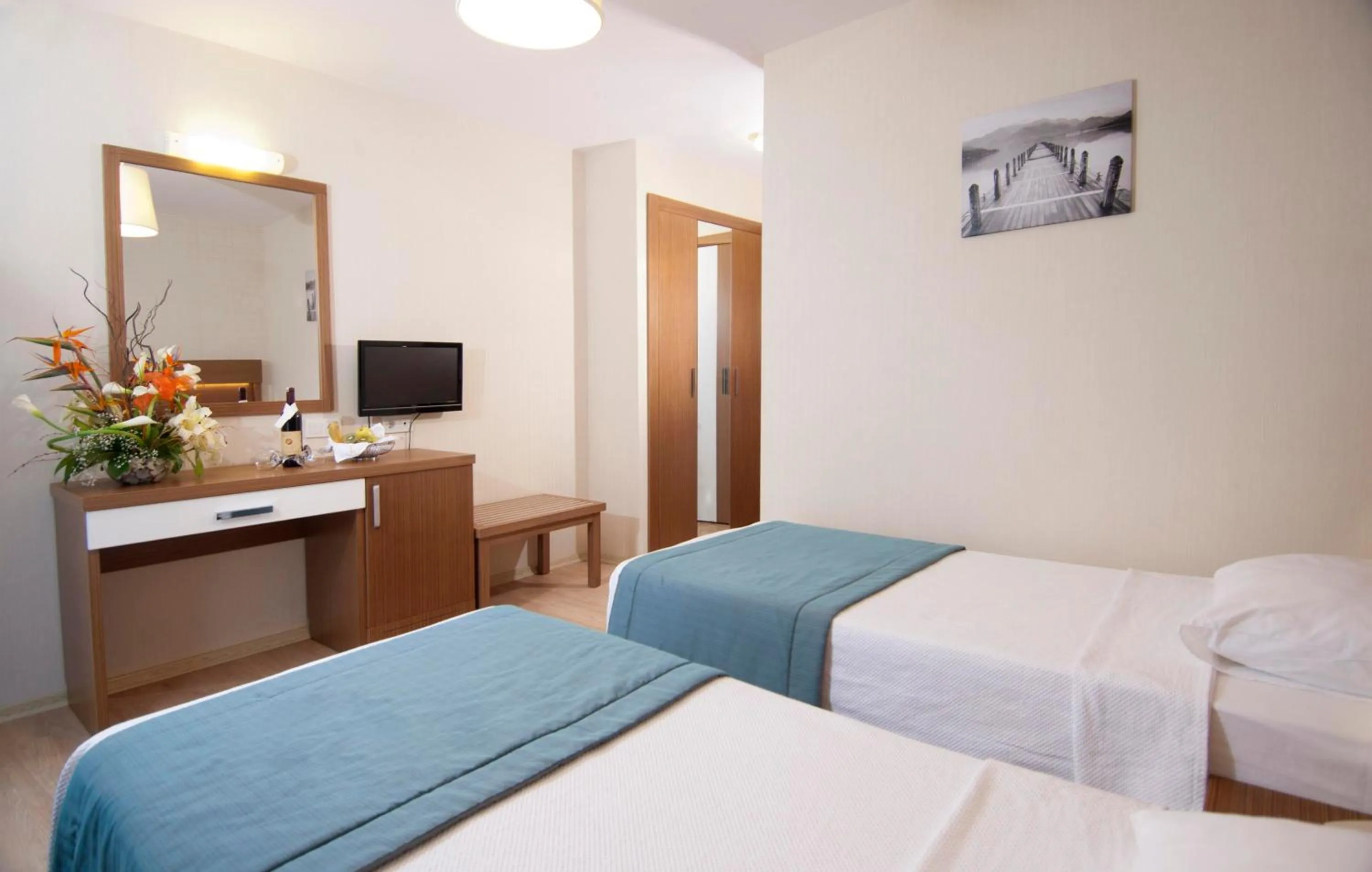 Photo of the whole room, Bed in Supreme Hotel