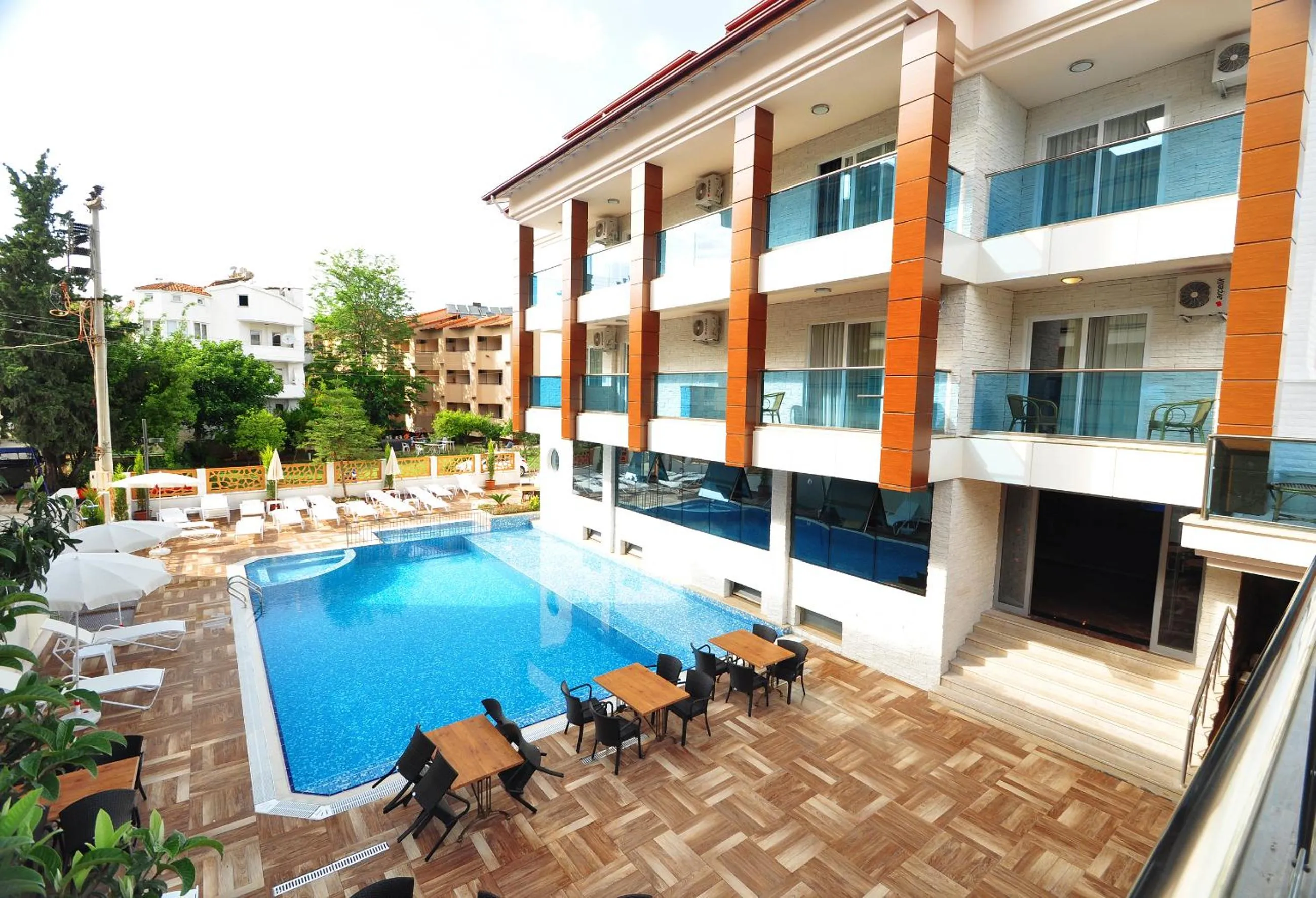 Swimming pool in Supreme Hotel