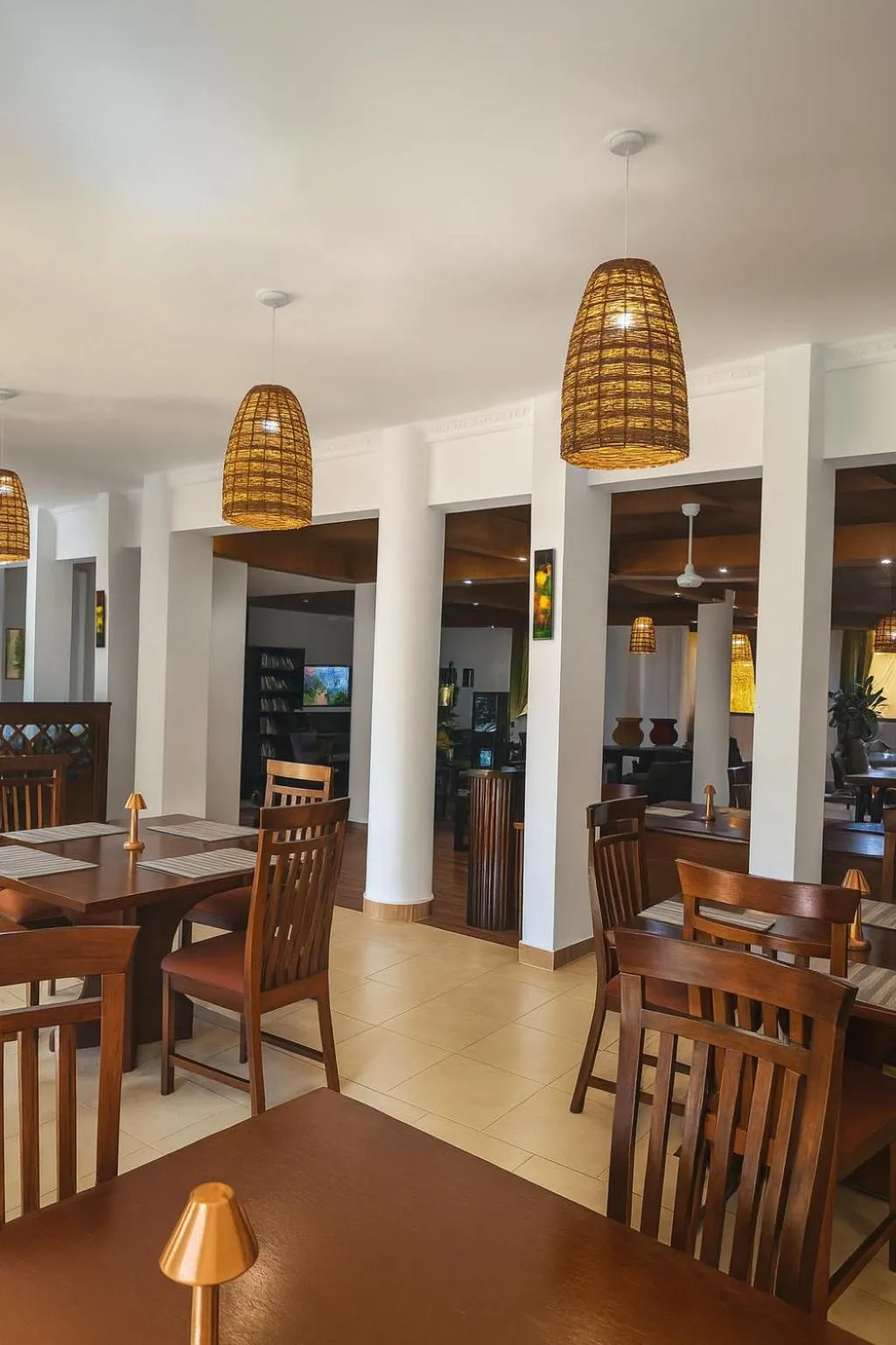 Restaurant/places to eat in Seafront Residences