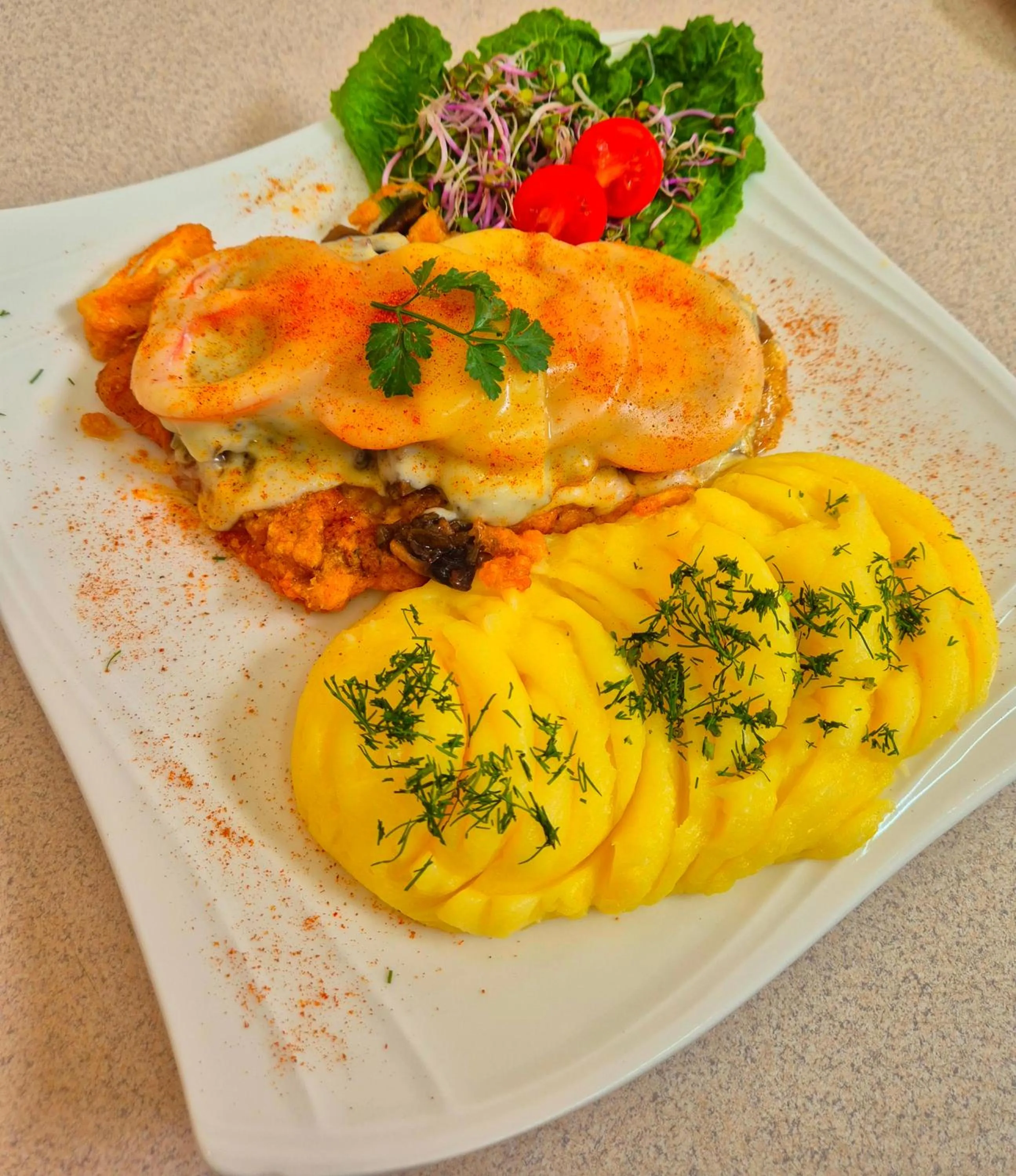 Restaurant/places to eat in Hotel Pałacyk