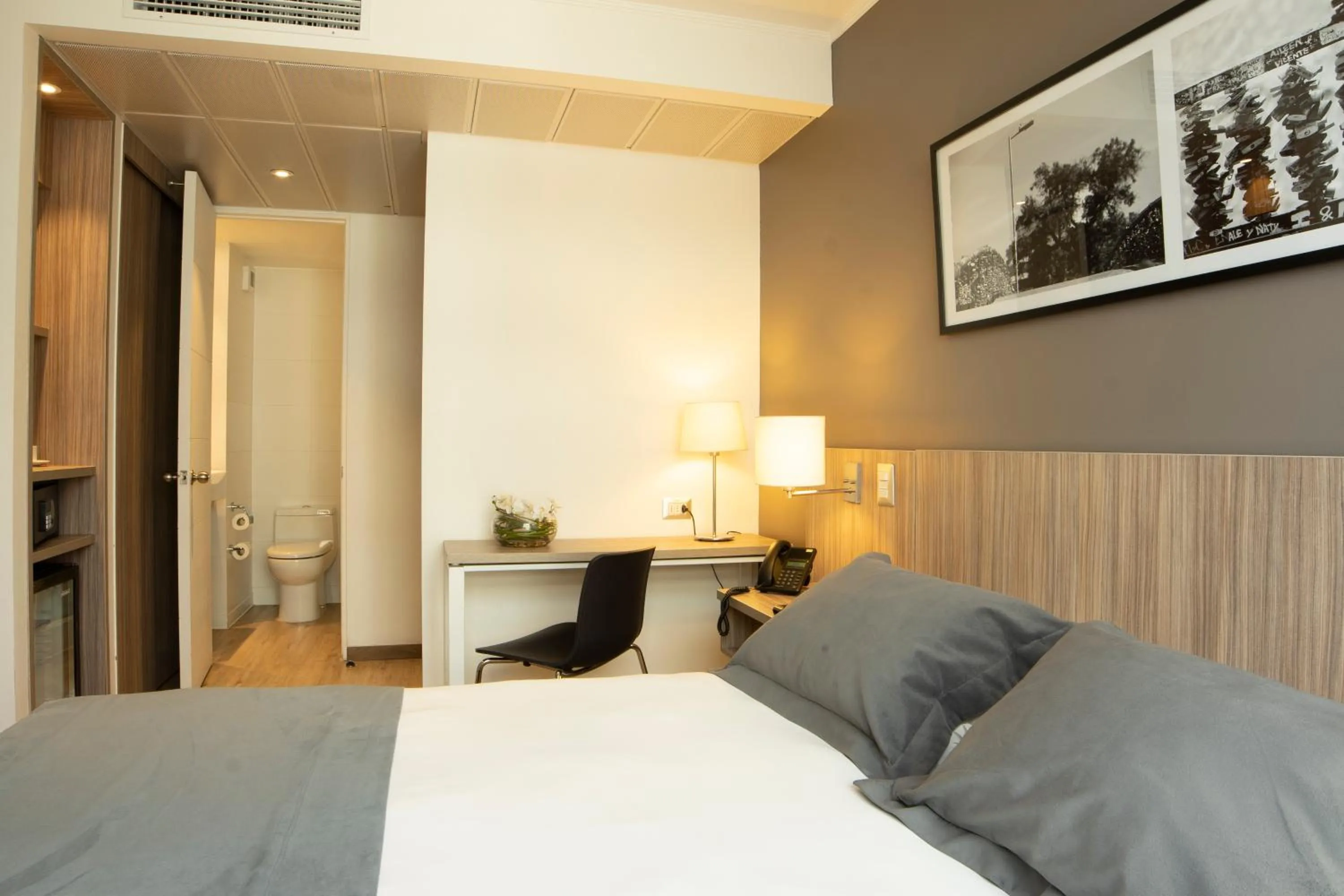 Photo of the whole room, Bed in Hotel Capital Bellet