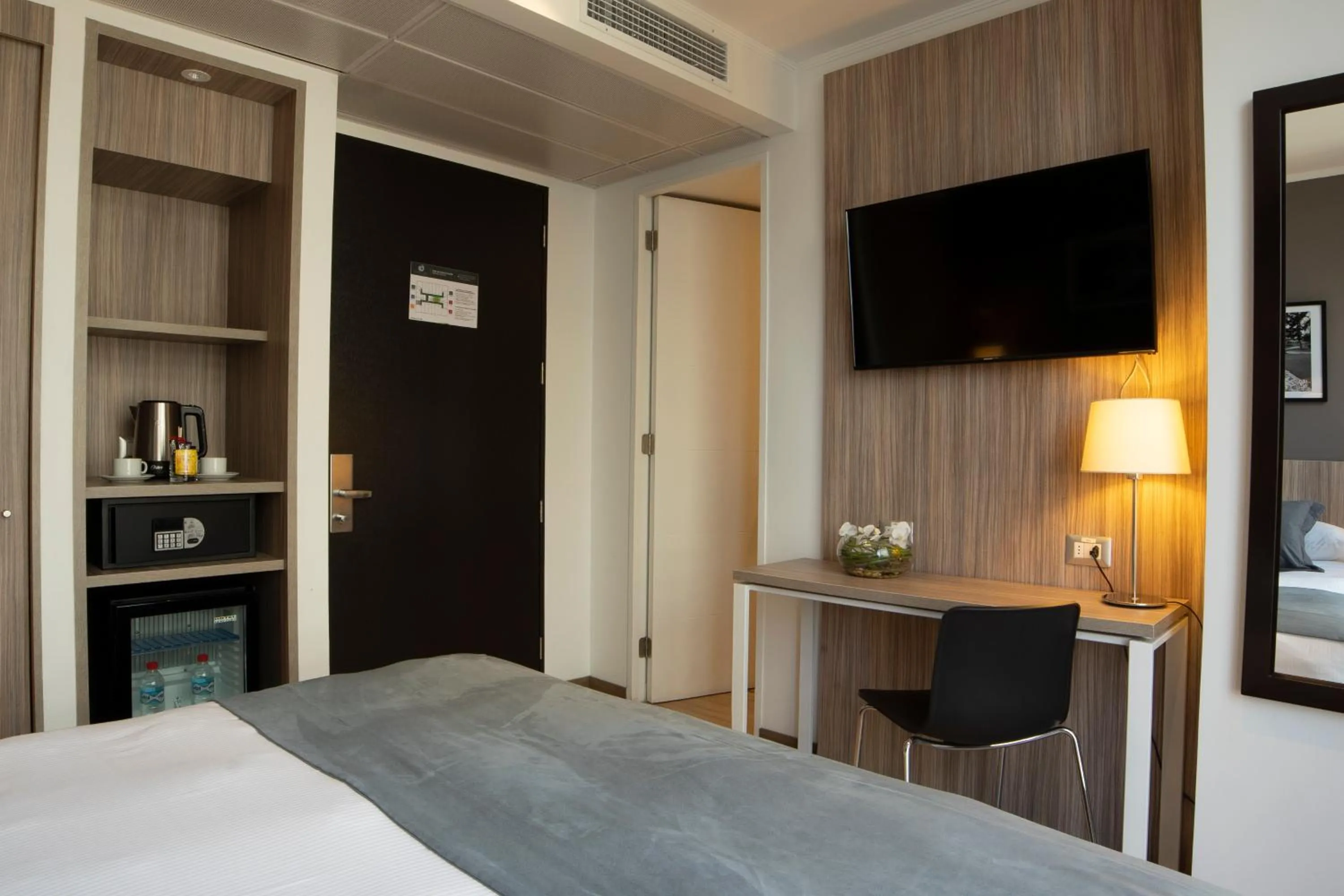 Photo of the whole room, Bed in Hotel Capital Bellet