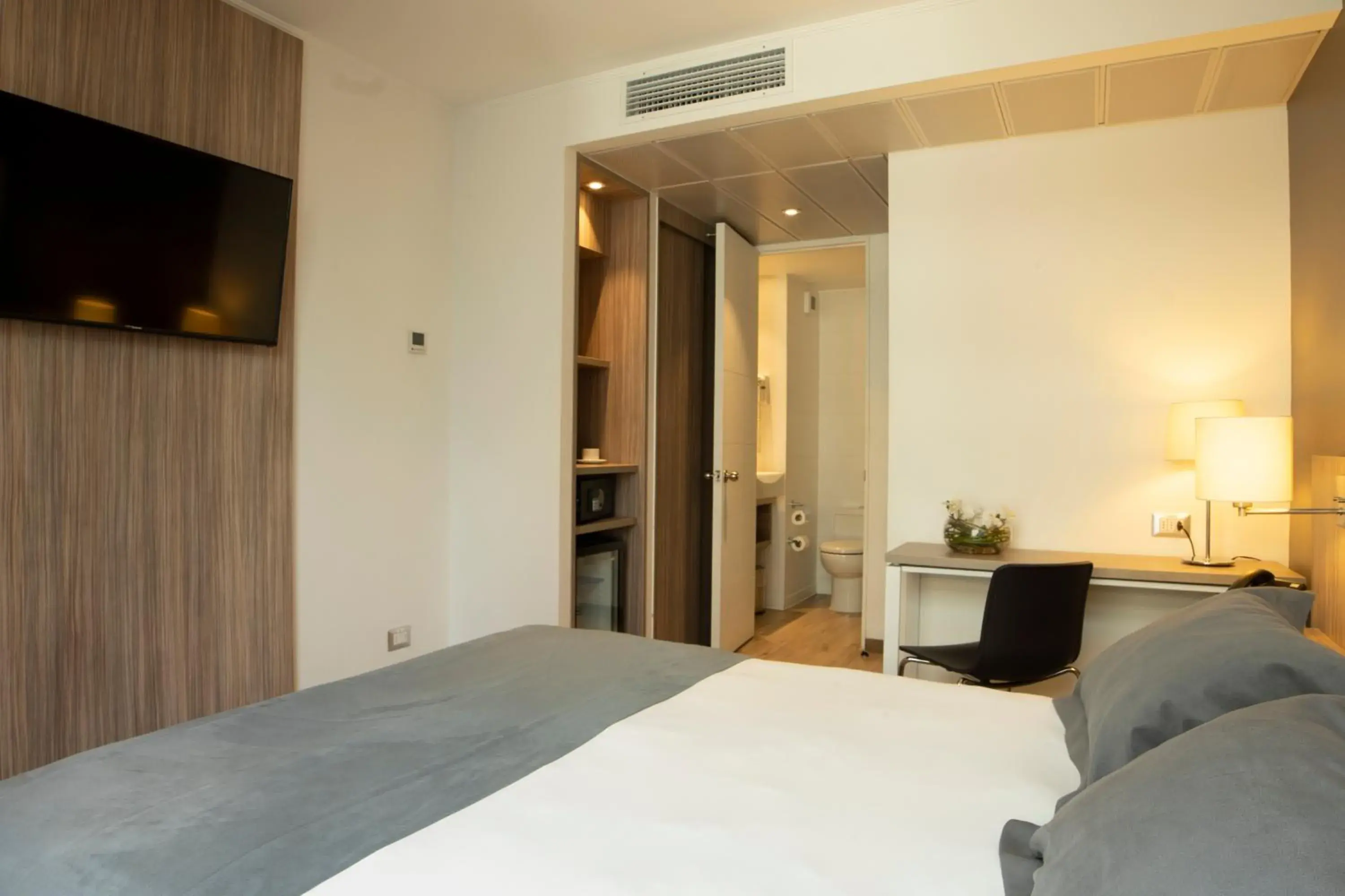 Small Single Room in Hotel Capital Bellet Small Single Room in Hotel Capital Bellet