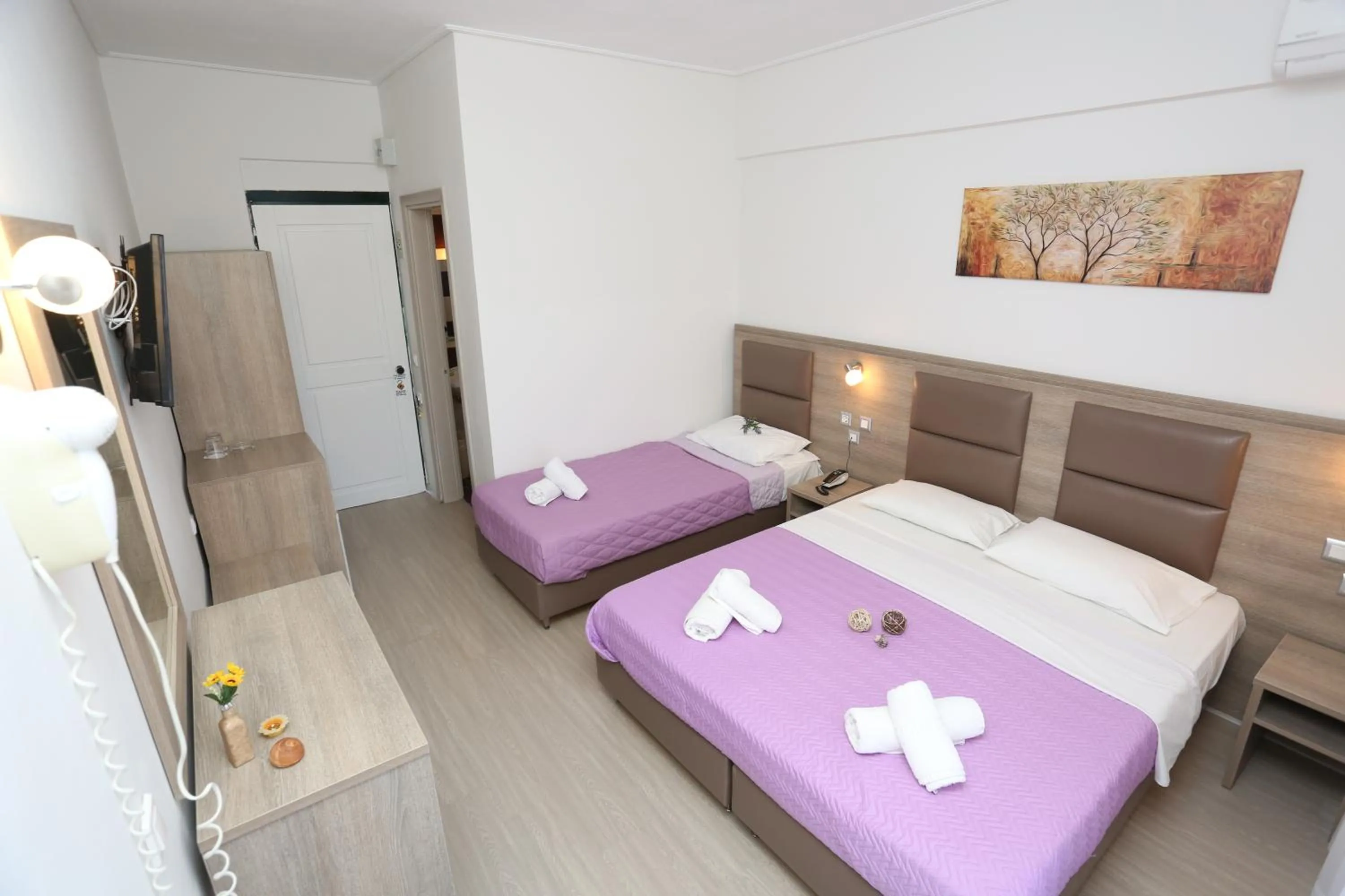 Bedroom, Bed in Sun Hotel