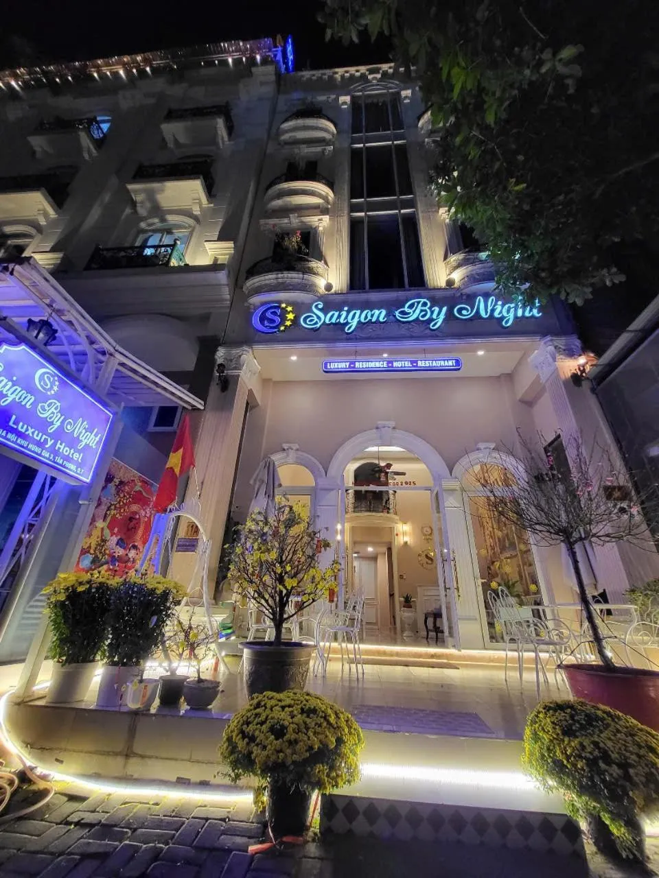 Saigon By Night Luxury Hotel