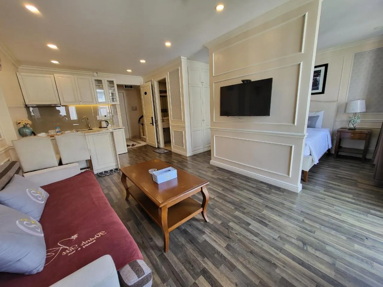 Saigon By Night Luxury Hotel