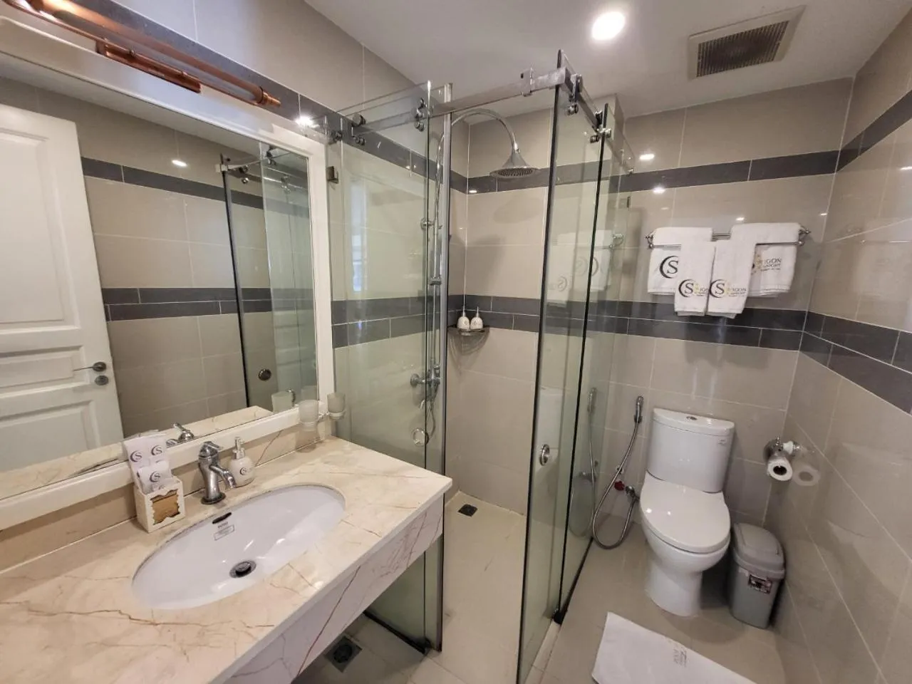 Saigon By Night Luxury Hotel