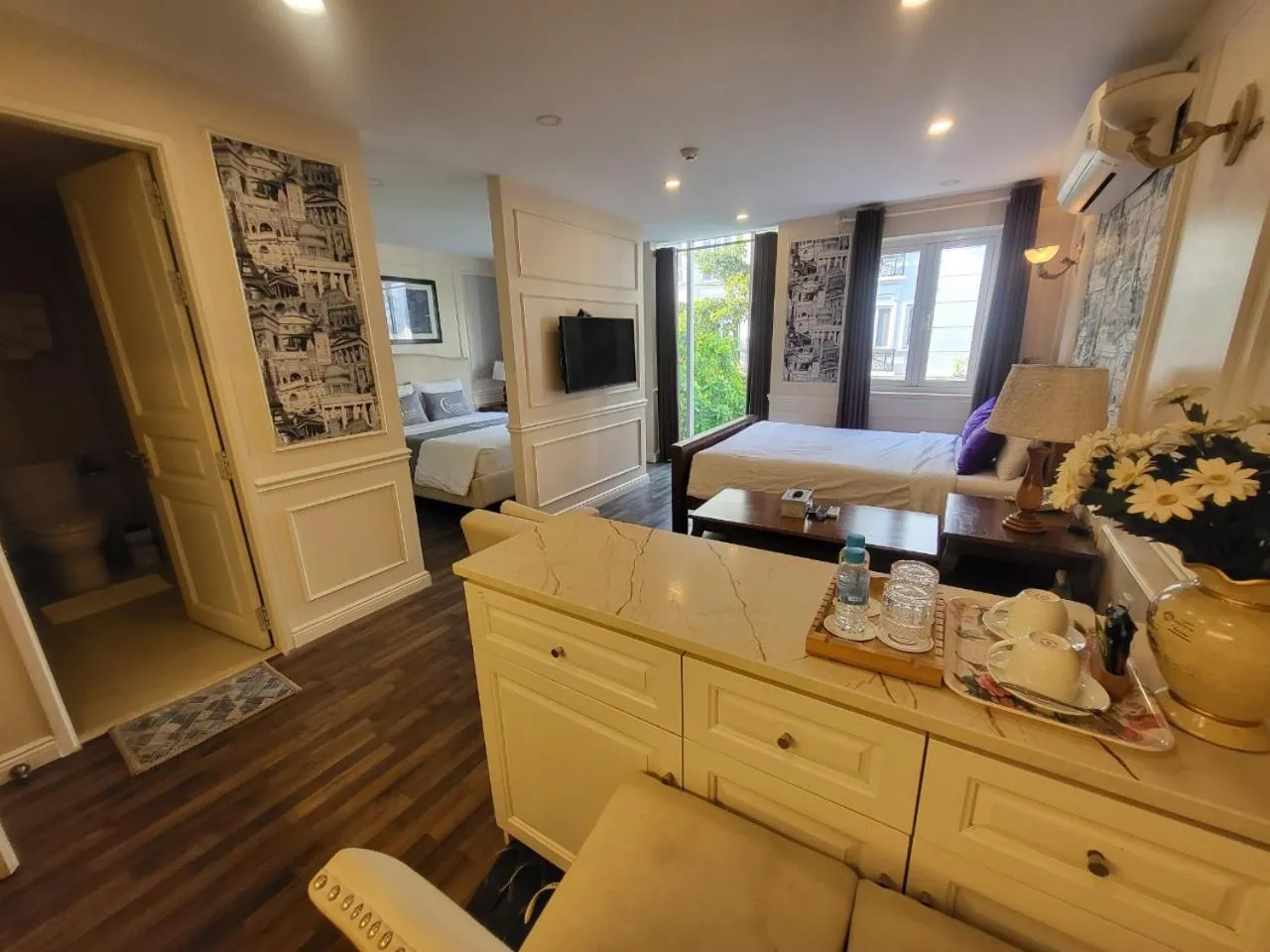 Saigon By Night Luxury Hotel