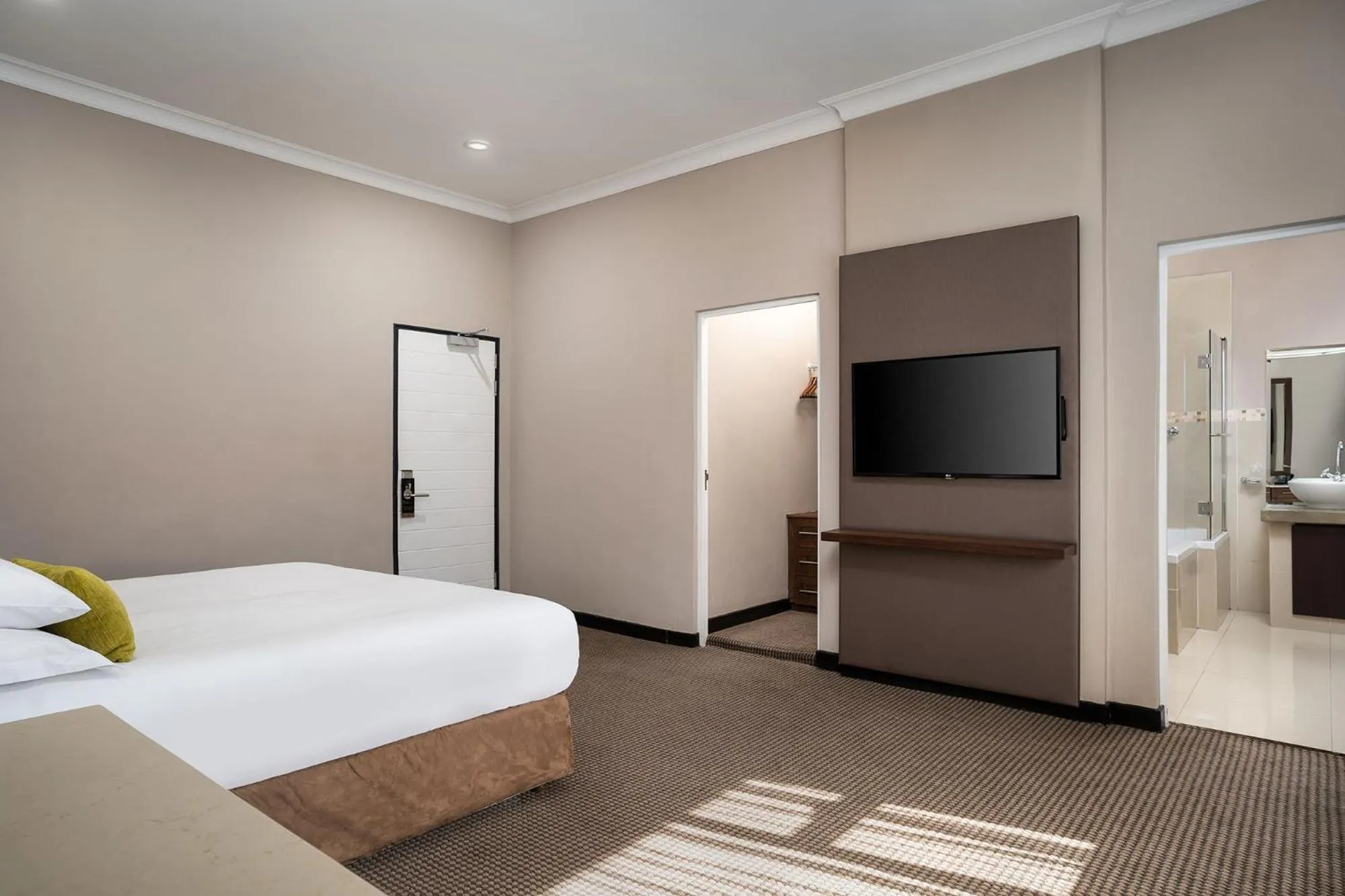 Bed in Premier Resort Sani Pass