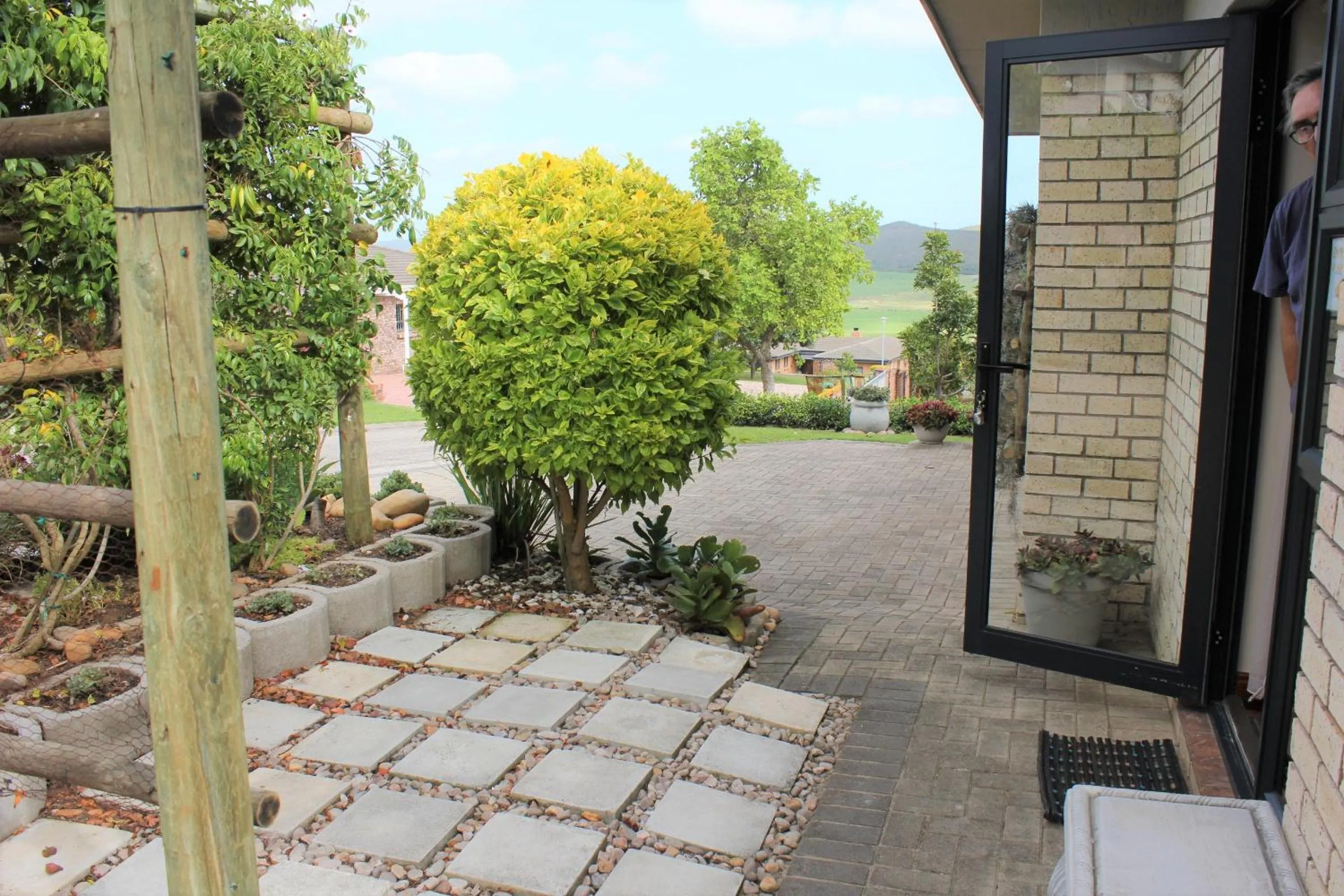 Traveller's Rest, Reebok