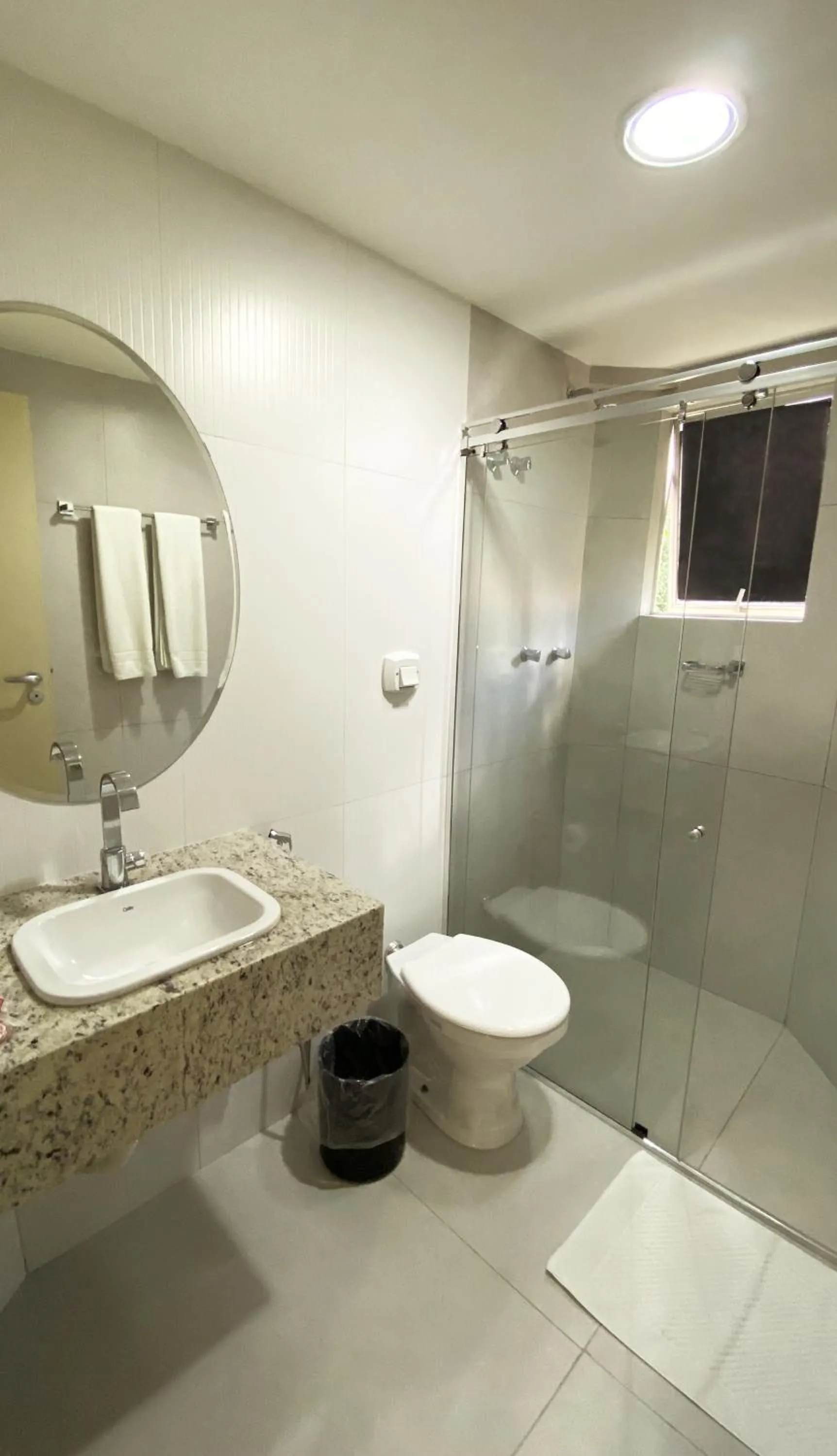 Bathroom in Apides Palace Hotel Ltda