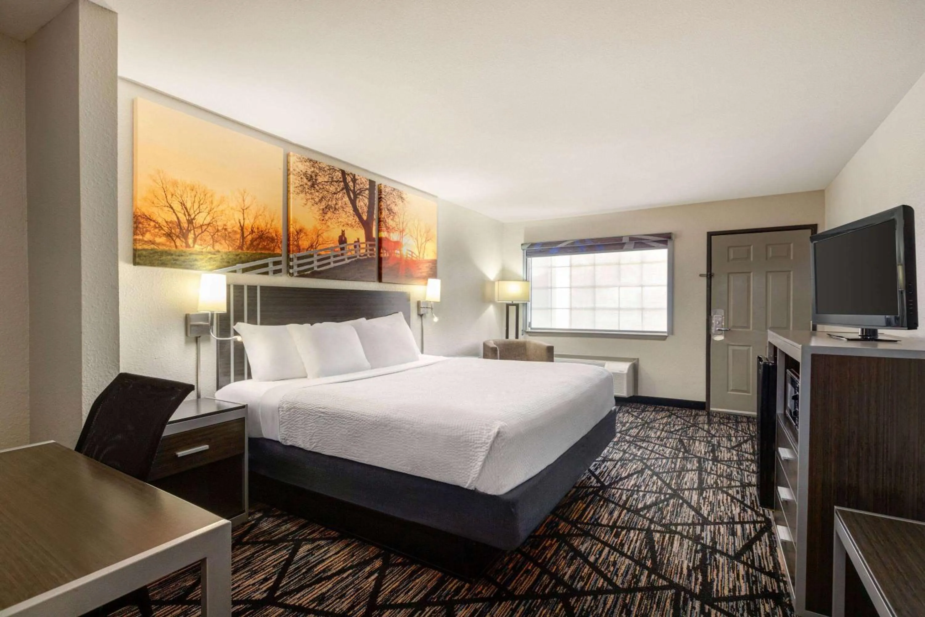 Photo of the whole room, Bed in Days Inn by Wyndham San Antonio Near Fiesta Park