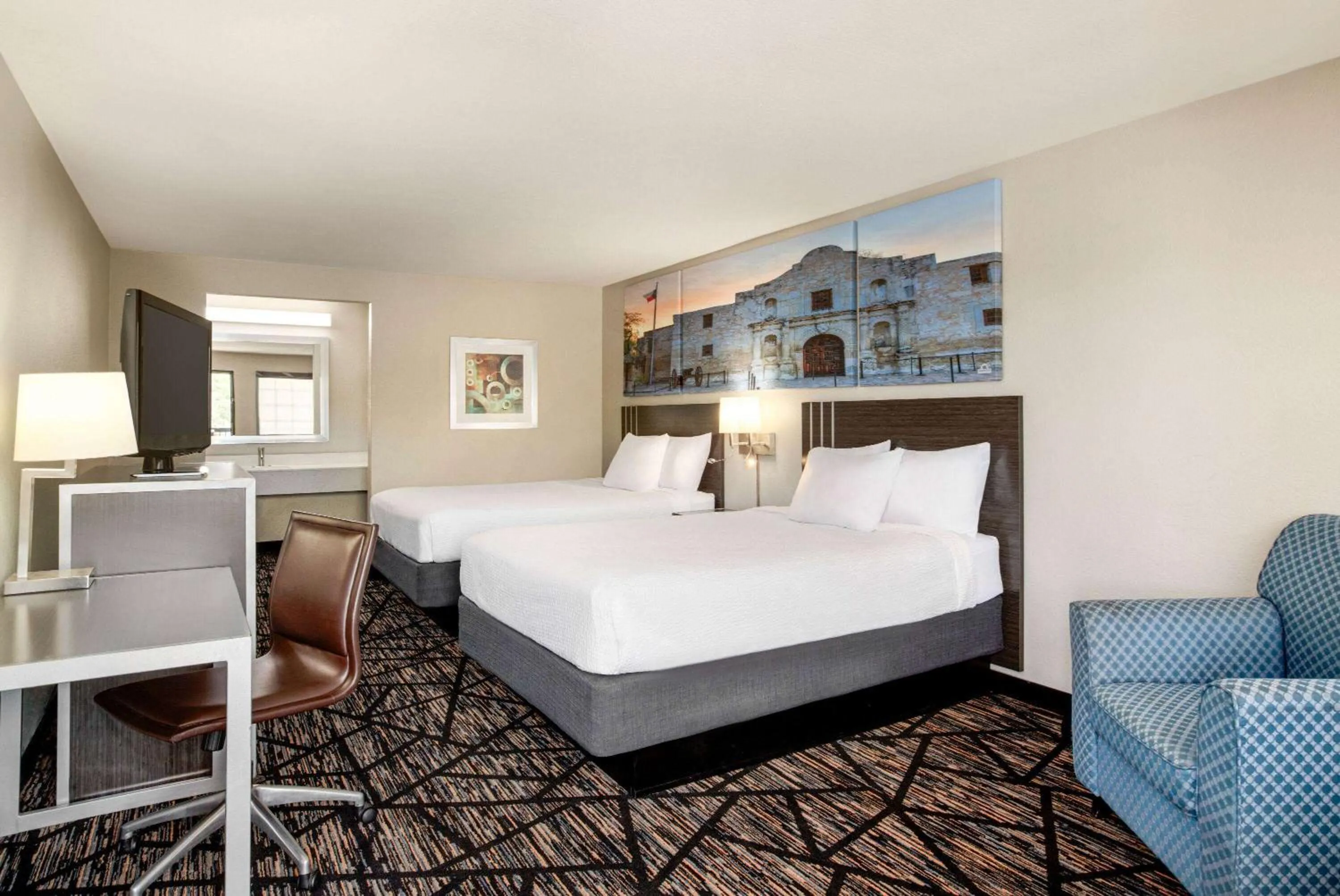 Photo of the whole room, Bed in Days Inn by Wyndham San Antonio Near Fiesta Park