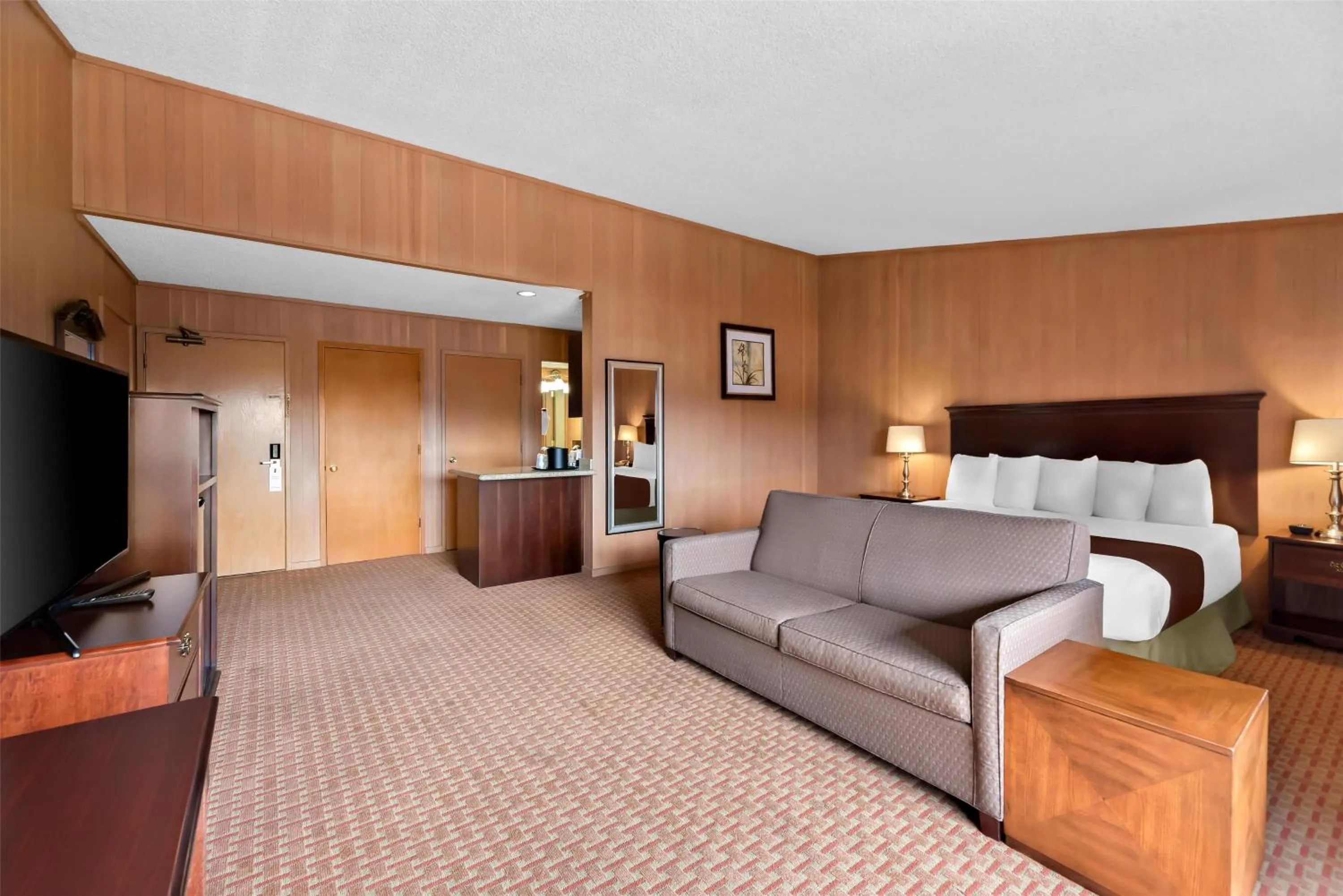 Bedroom, Bed in Best Western Chieftain Inn