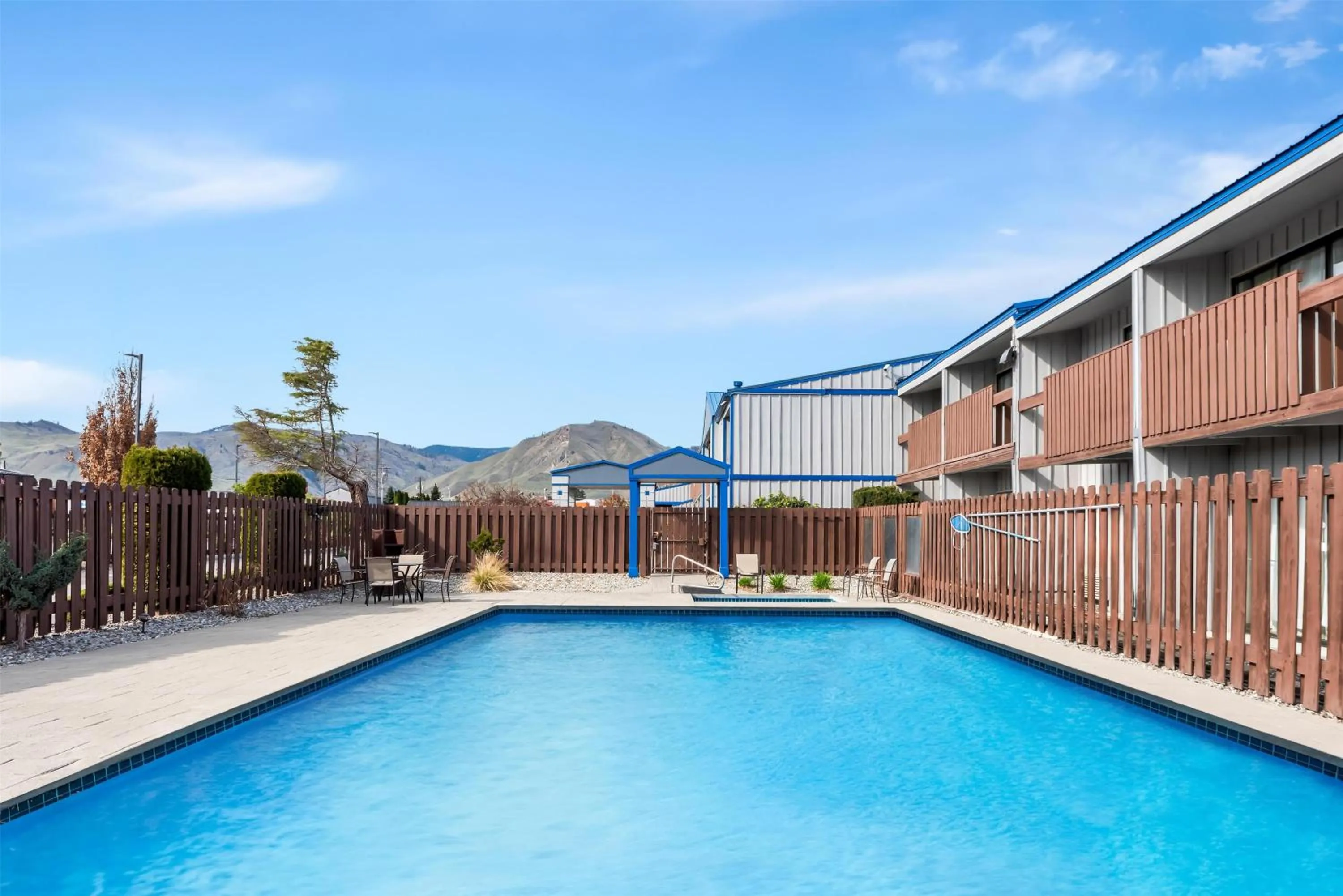 Pool view in Best Western Chieftain Inn