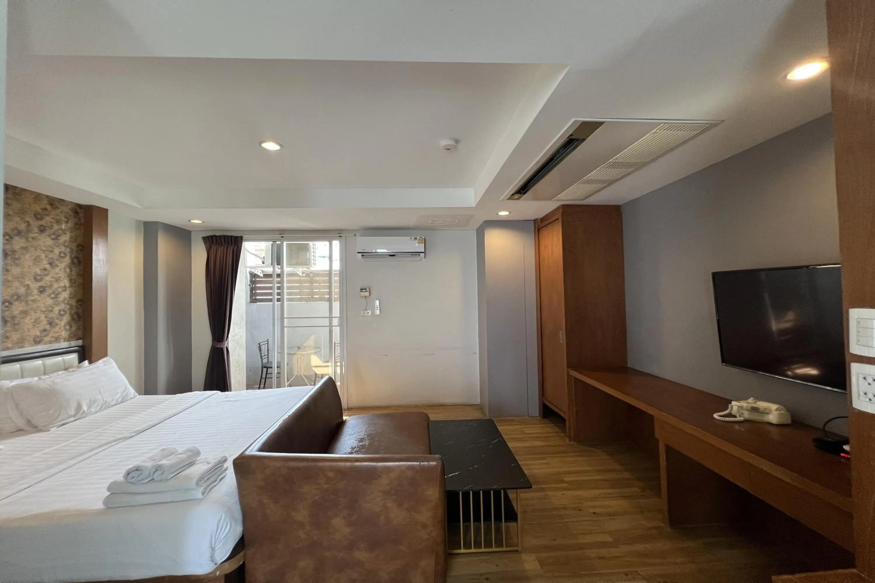 Bed in Eurna Resort Hotel