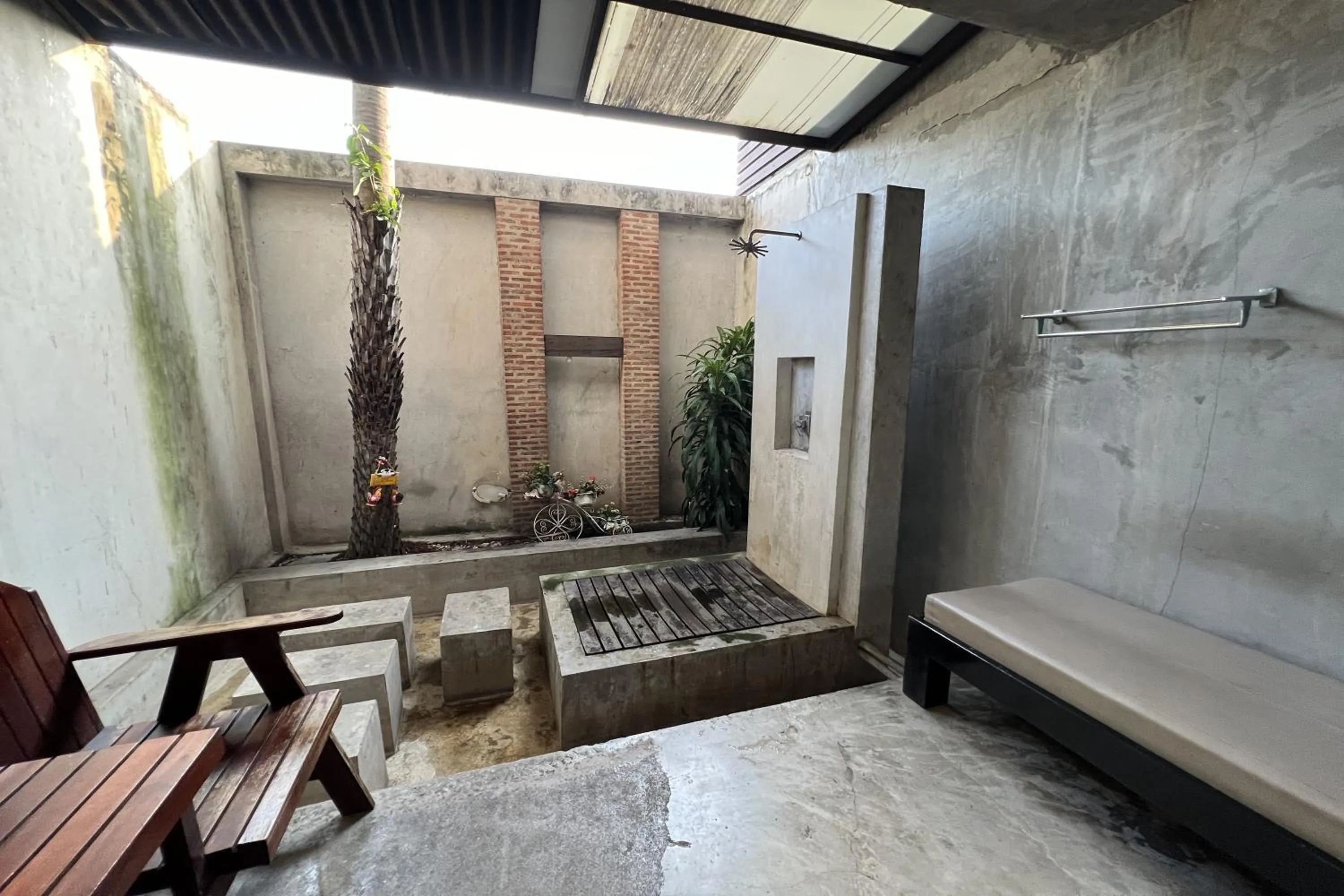 Shower in Eurna Resort Hotel