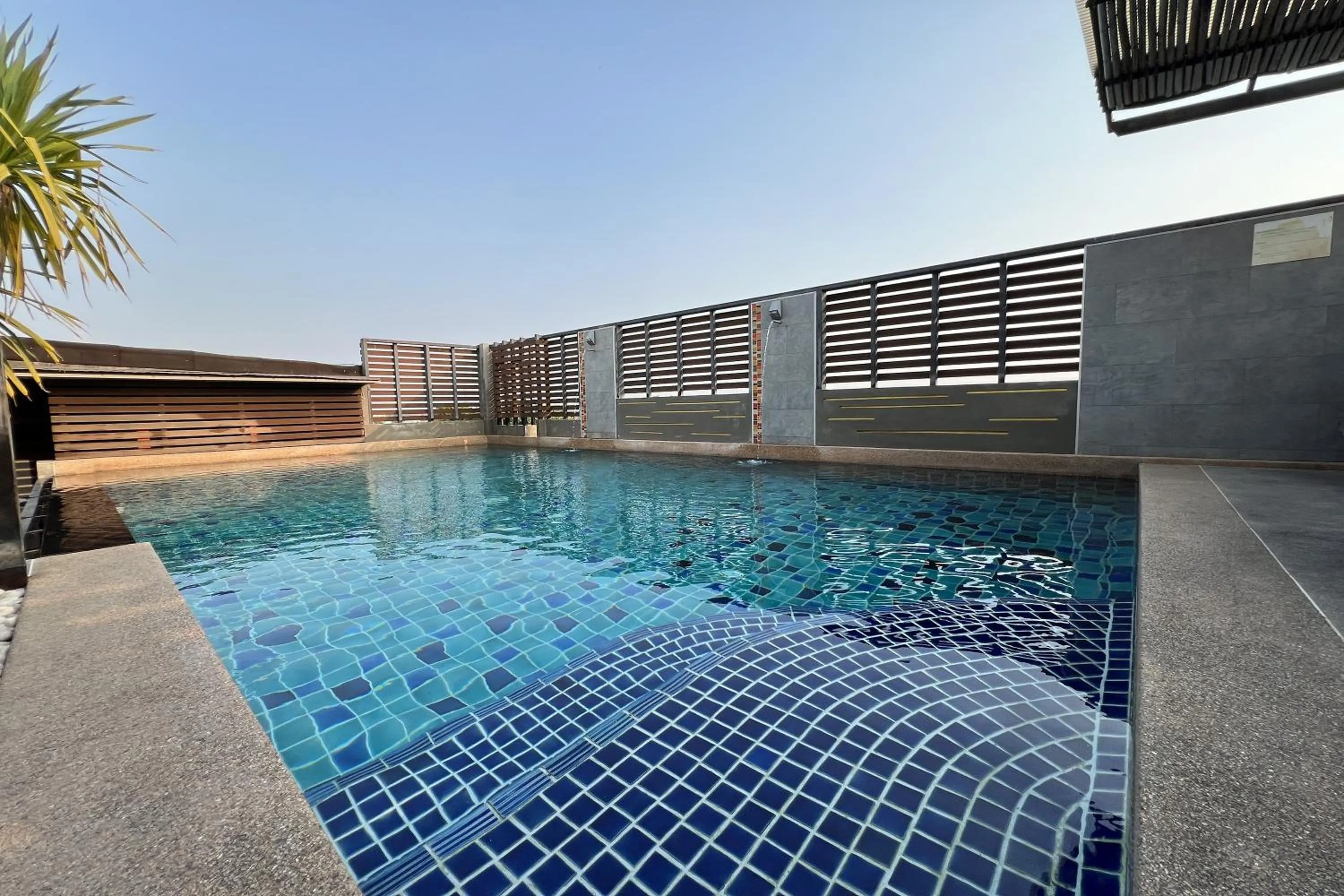 Swimming pool in Eurna Resort Hotel