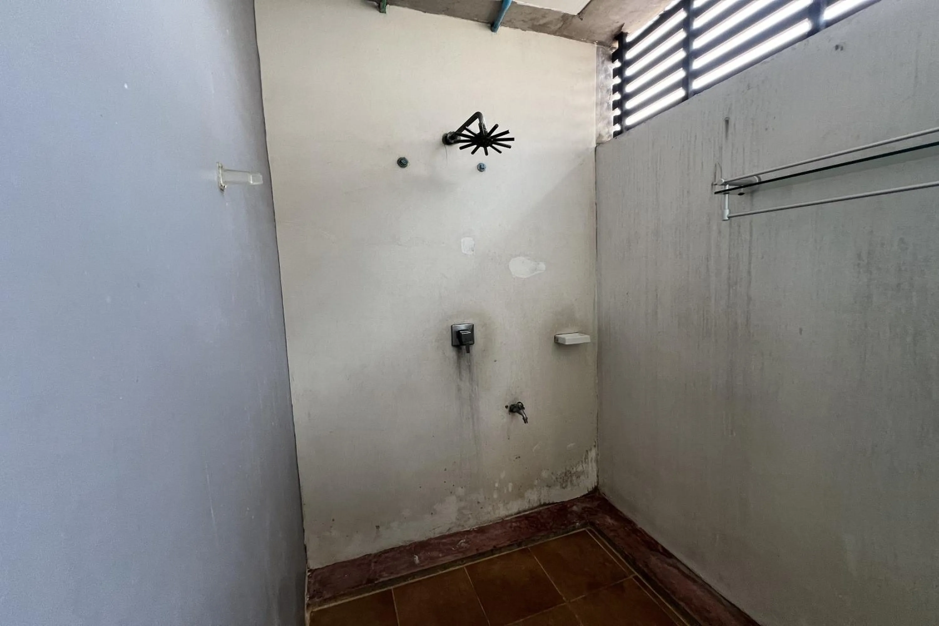 Shower in Eurna Resort Hotel