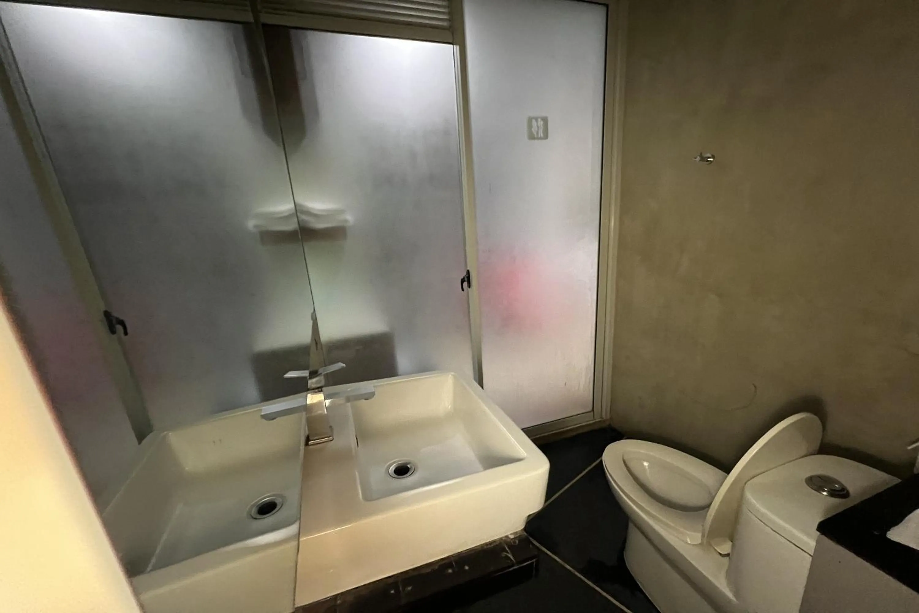 Toilet in Eurna Resort Hotel