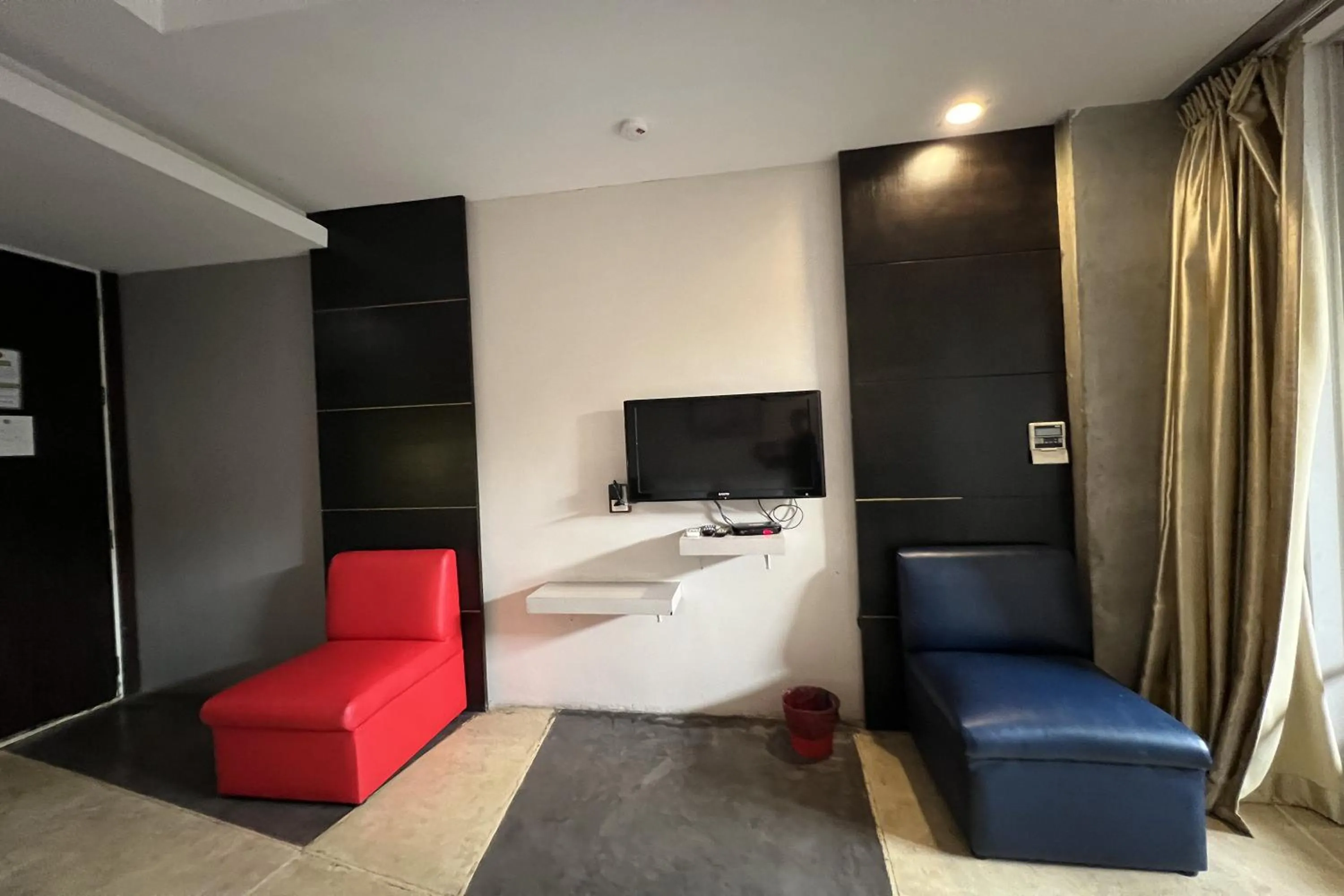 Bedroom in Eurna Resort Hotel