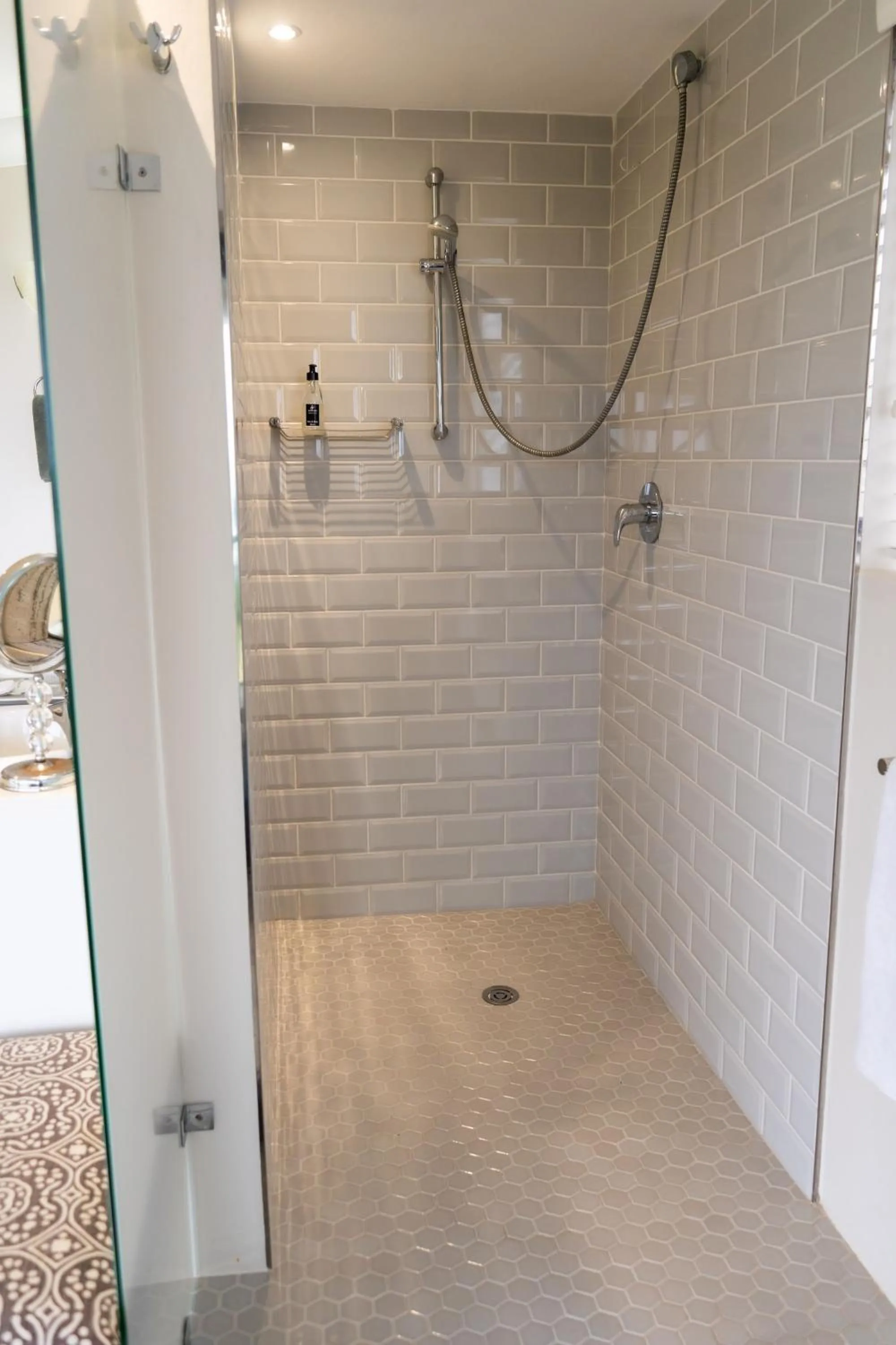 Shower in Supertubes Guesthouse