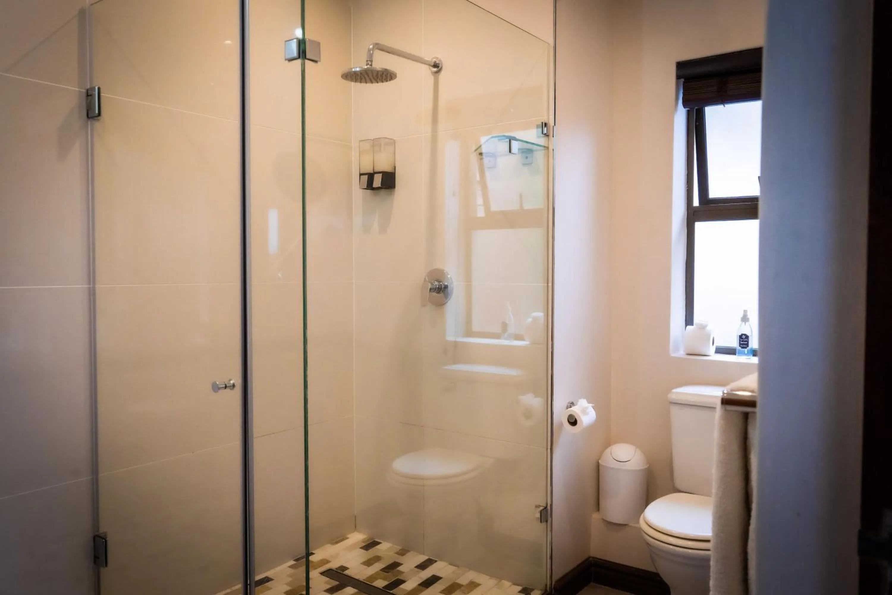 Shower in Supertubes Guesthouse