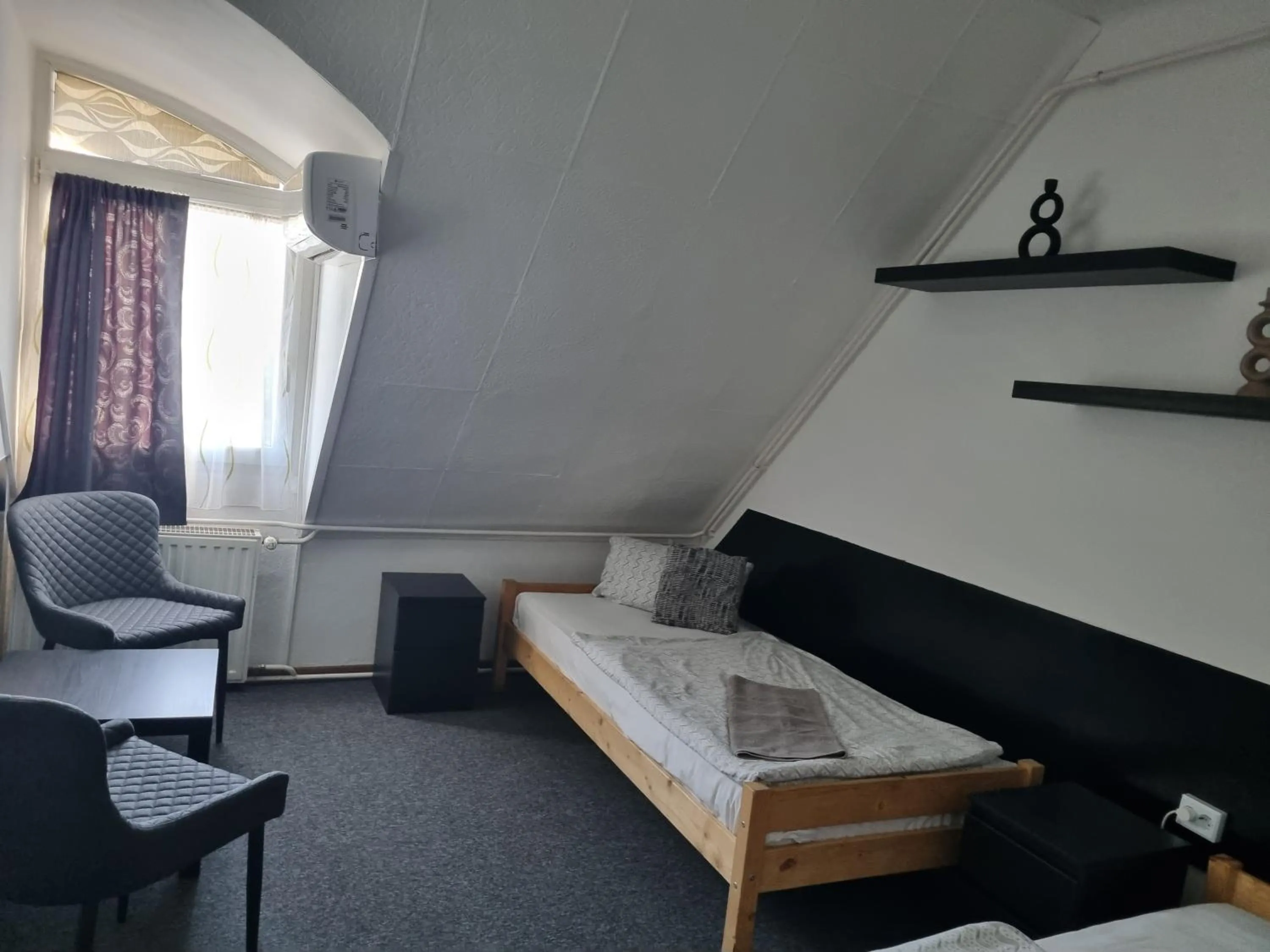 Bed in Romantik Étterem - Panzió