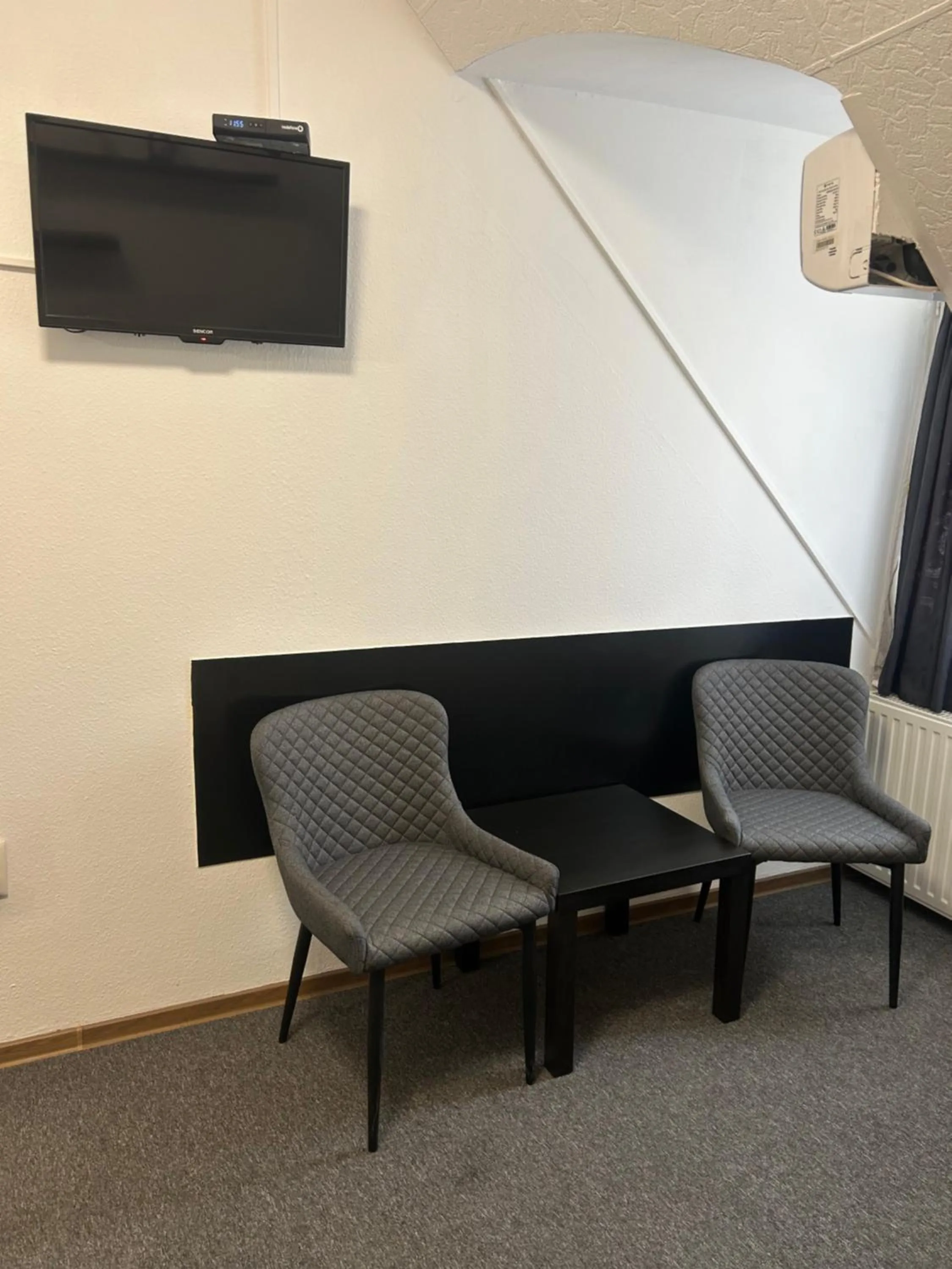 TV and multimedia in Romantik Étterem - Panzió