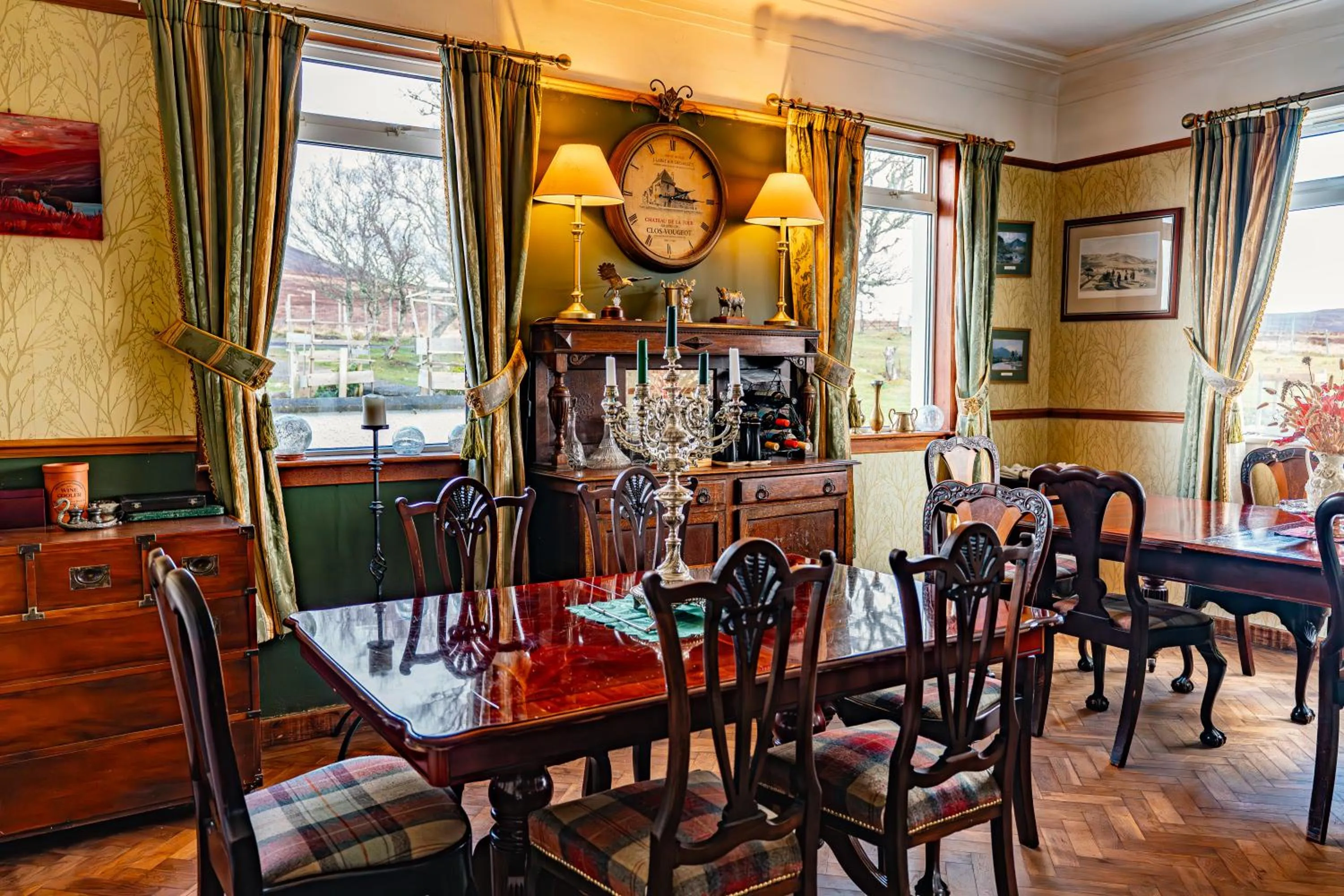 Restaurant/places to eat in Garvault House