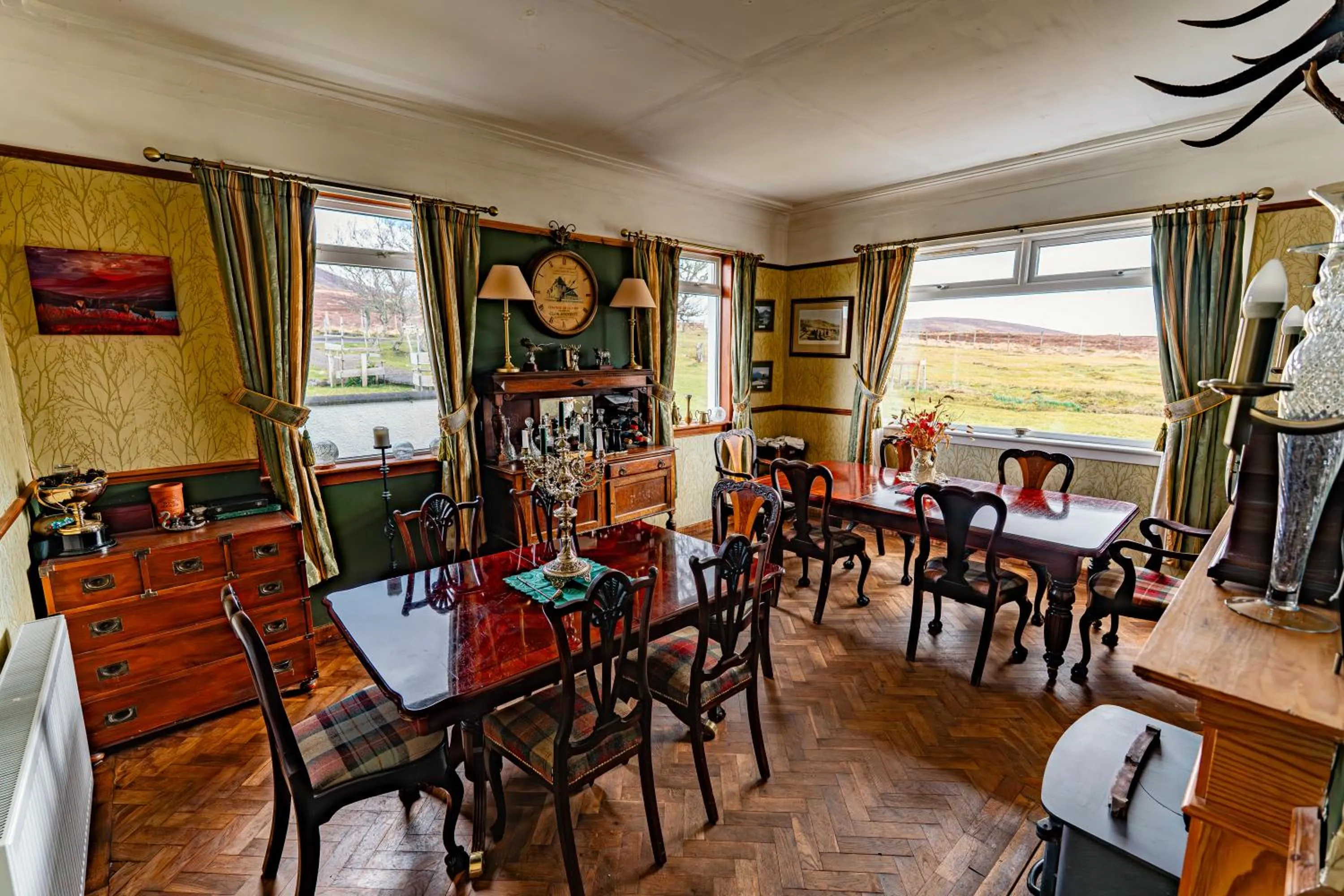 Restaurant/places to eat in Garvault House