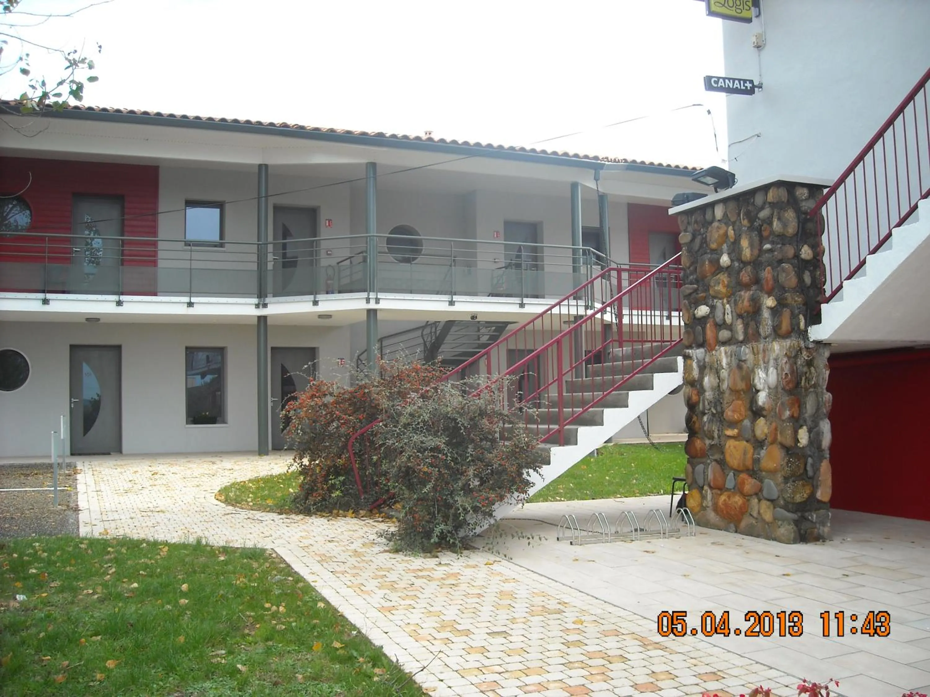 Property building in Logis Hotels - Hôtel et Restaurant Le Relais des Garrigues