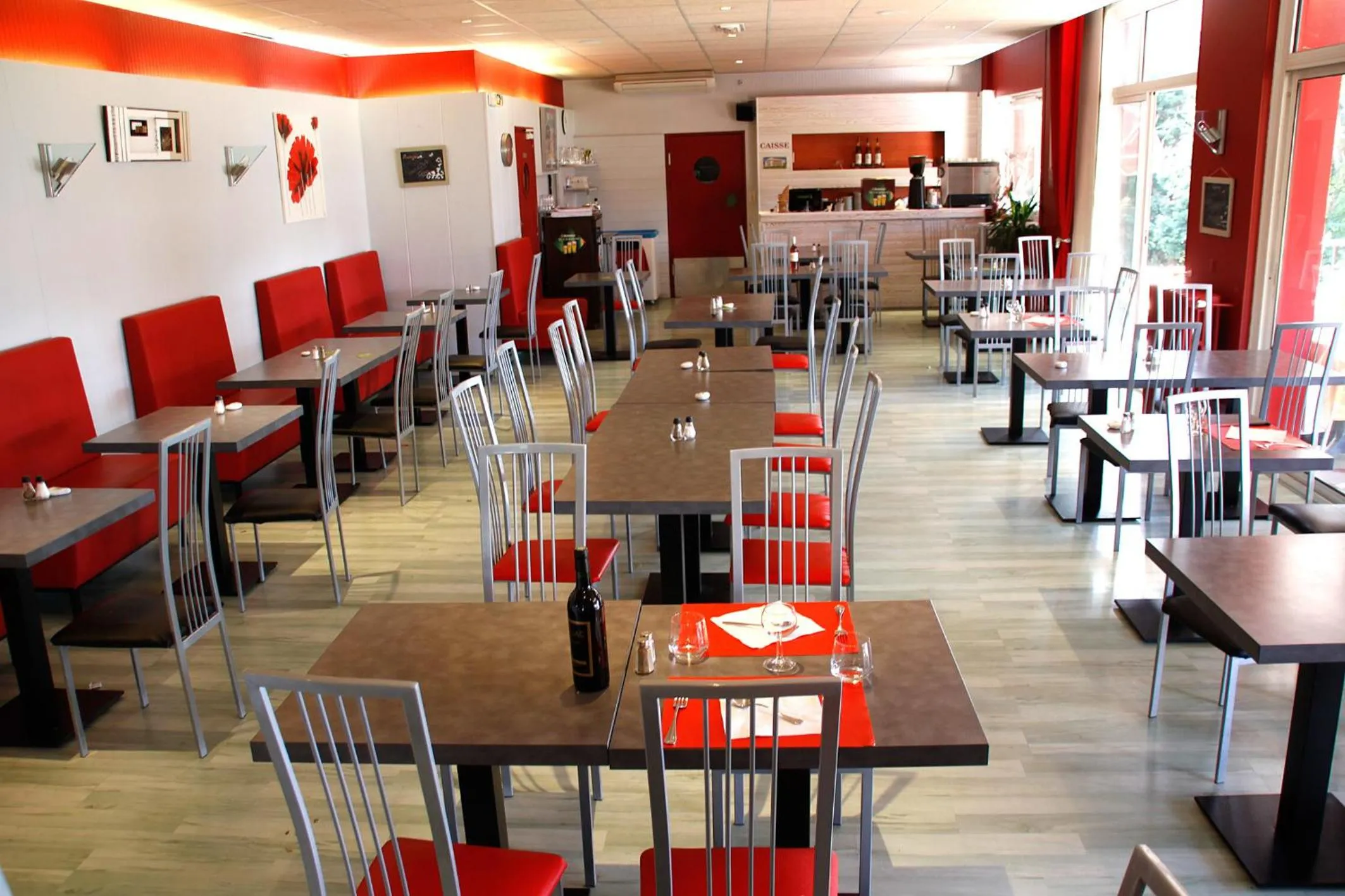 Banquet/Function facilities in Logis Hotels - Hôtel et Restaurant Le Relais des Garrigues