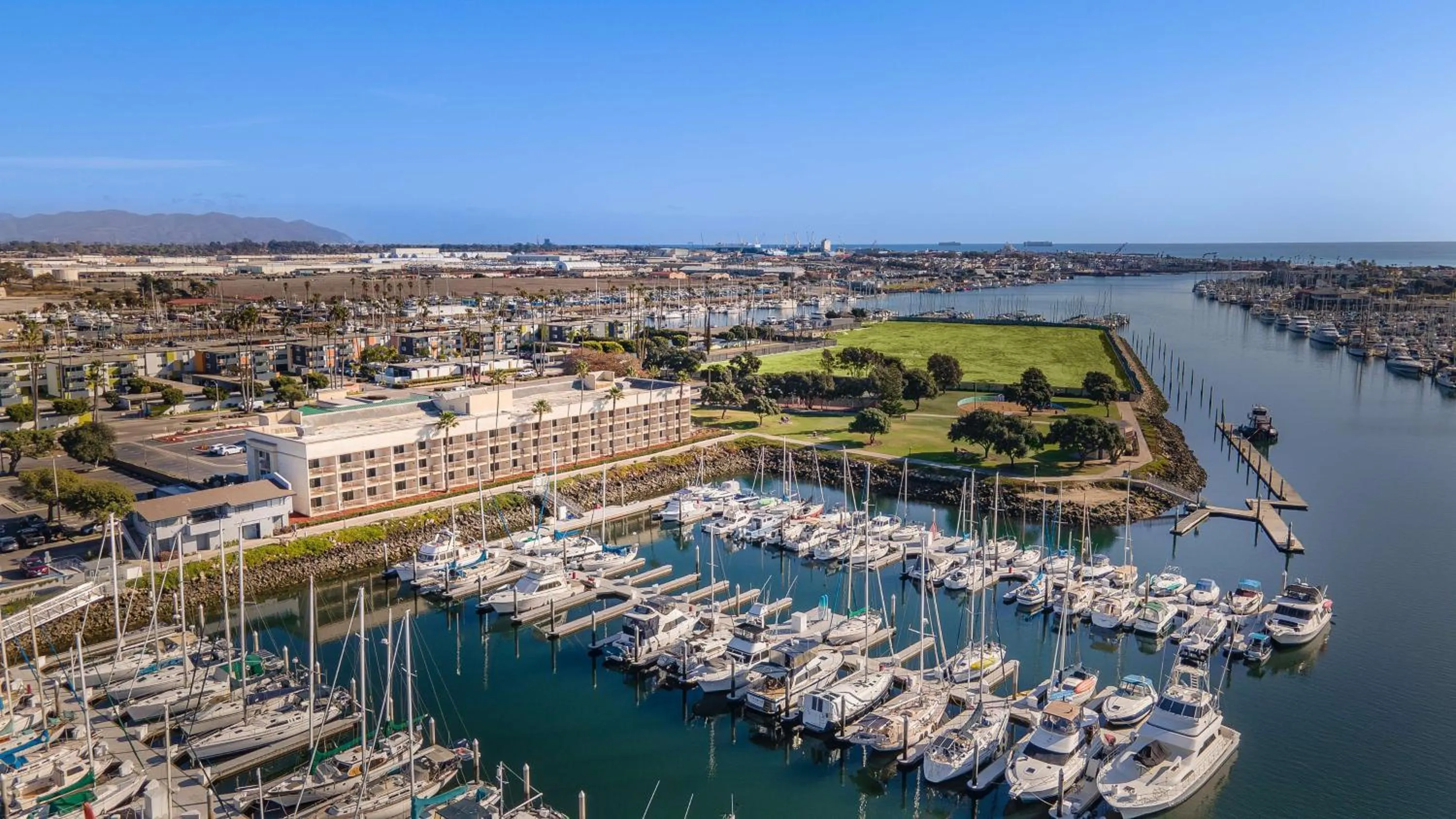 Property building in Hampton Inn Channel Islands Harbor