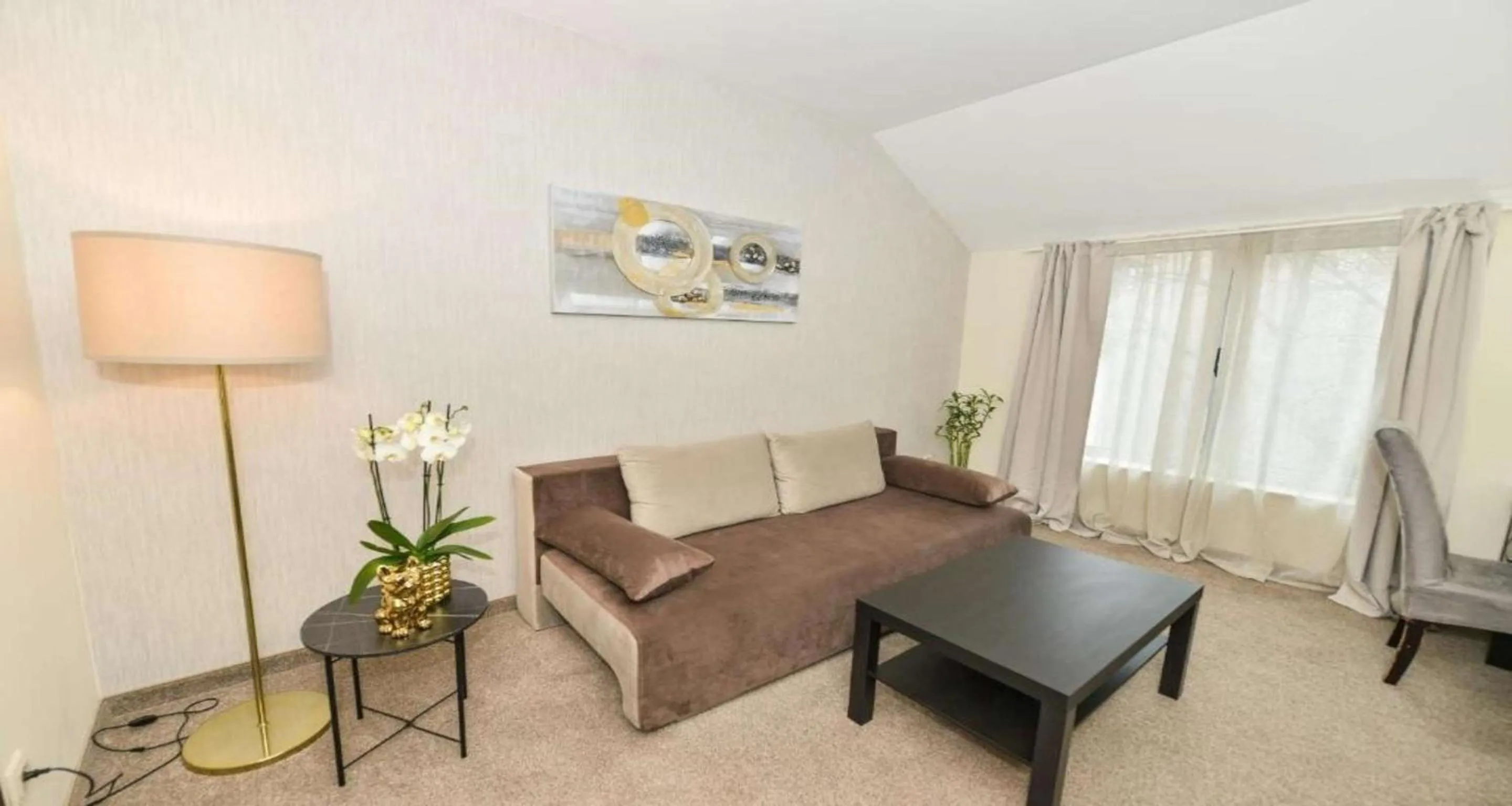 Photo of the whole room in Art Plaza Hotel